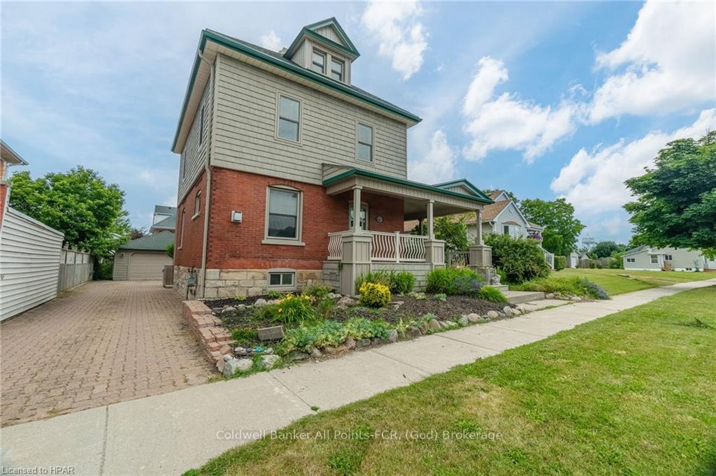 Photo 4 of 97 Elgin Avenue E, Goderich, Goderich (Town) — HOMEH