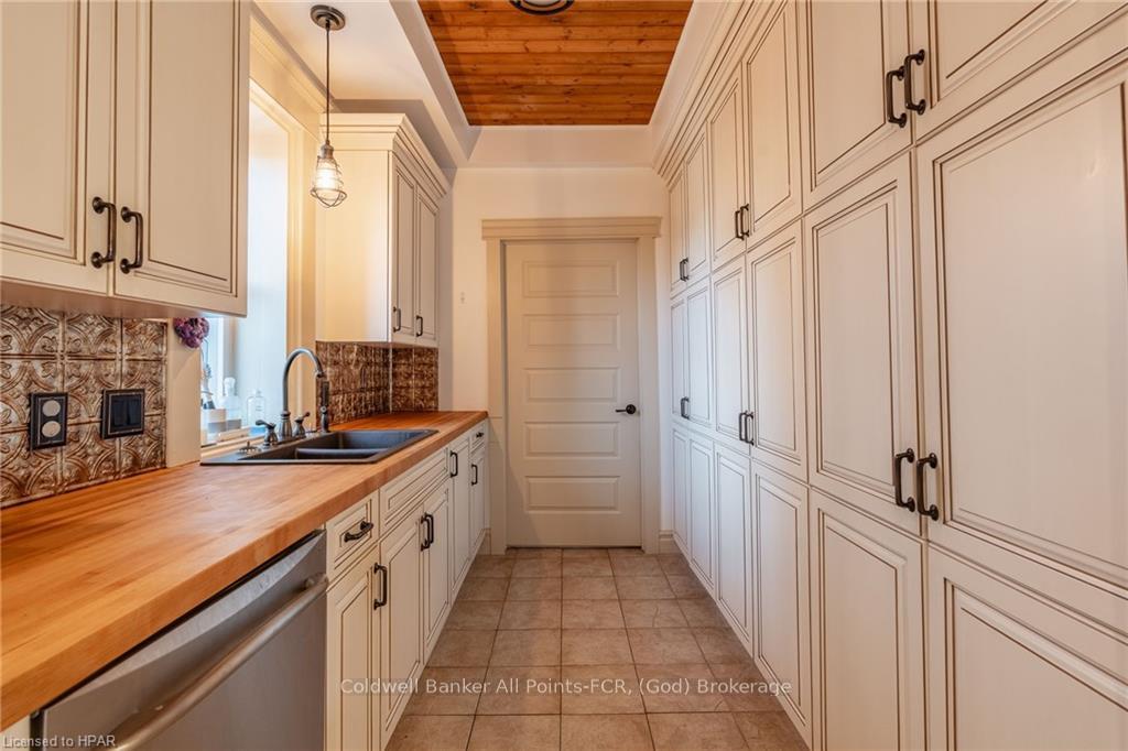 Photo 15 of 97 Elgin Avenue E, Goderich, Goderich (Town) — HOMEH