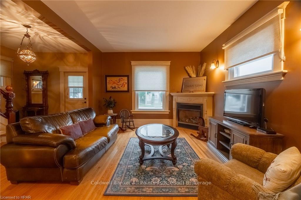 Photo 21 of 97 Elgin Avenue E, Goderich, Goderich (Town) — HOMEH
