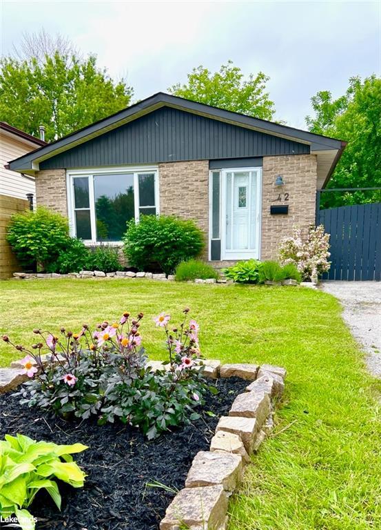 Photo 1 of 42 Courtice Crescent, Collingwood — HOMEH