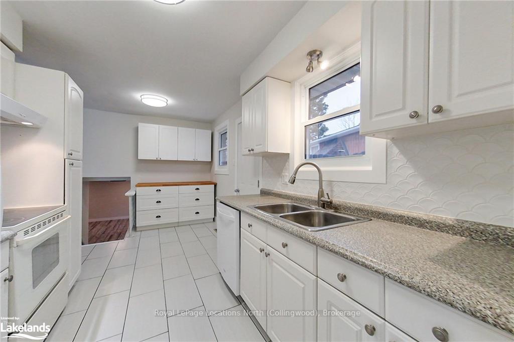 Photo 7 of 42 Courtice Crescent, Collingwood — HOMEH