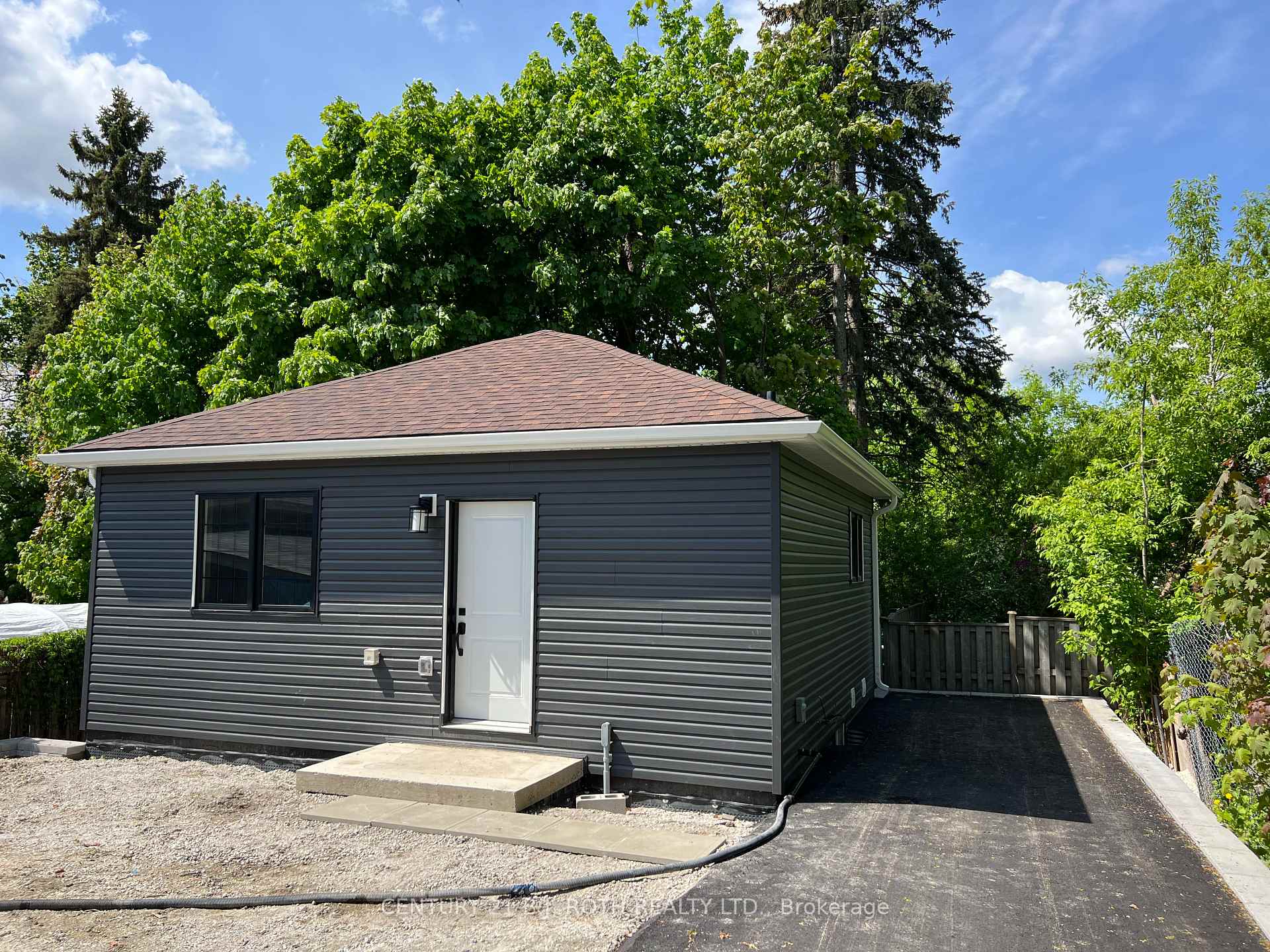 Photo 1 of Unit 3, 108 Maple Avenue, Barrie, Queen's Park — HOMEH