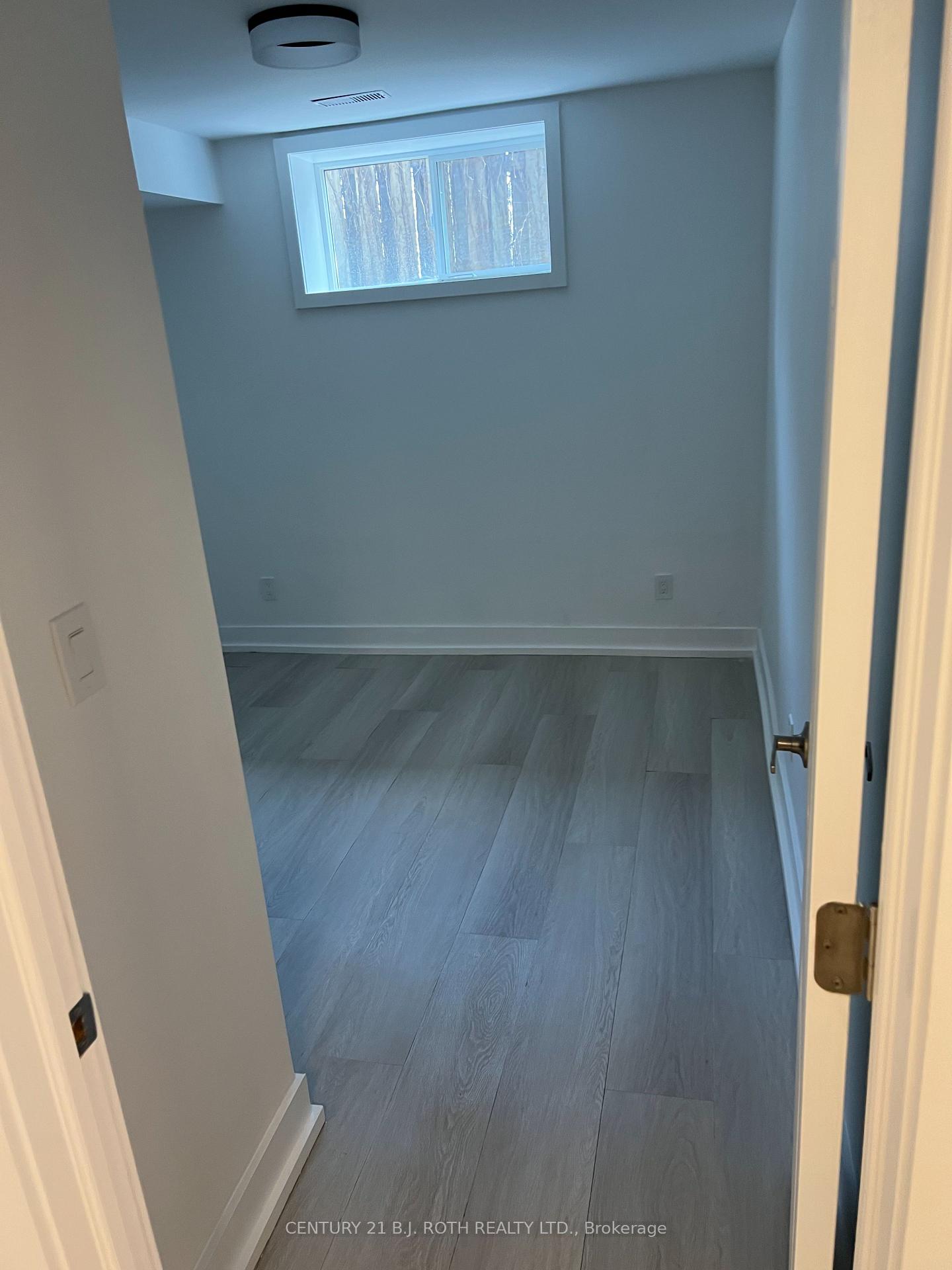 Photo 9 of Unit 3, 108 Maple Avenue, Barrie, Queen's Park — HOMEH