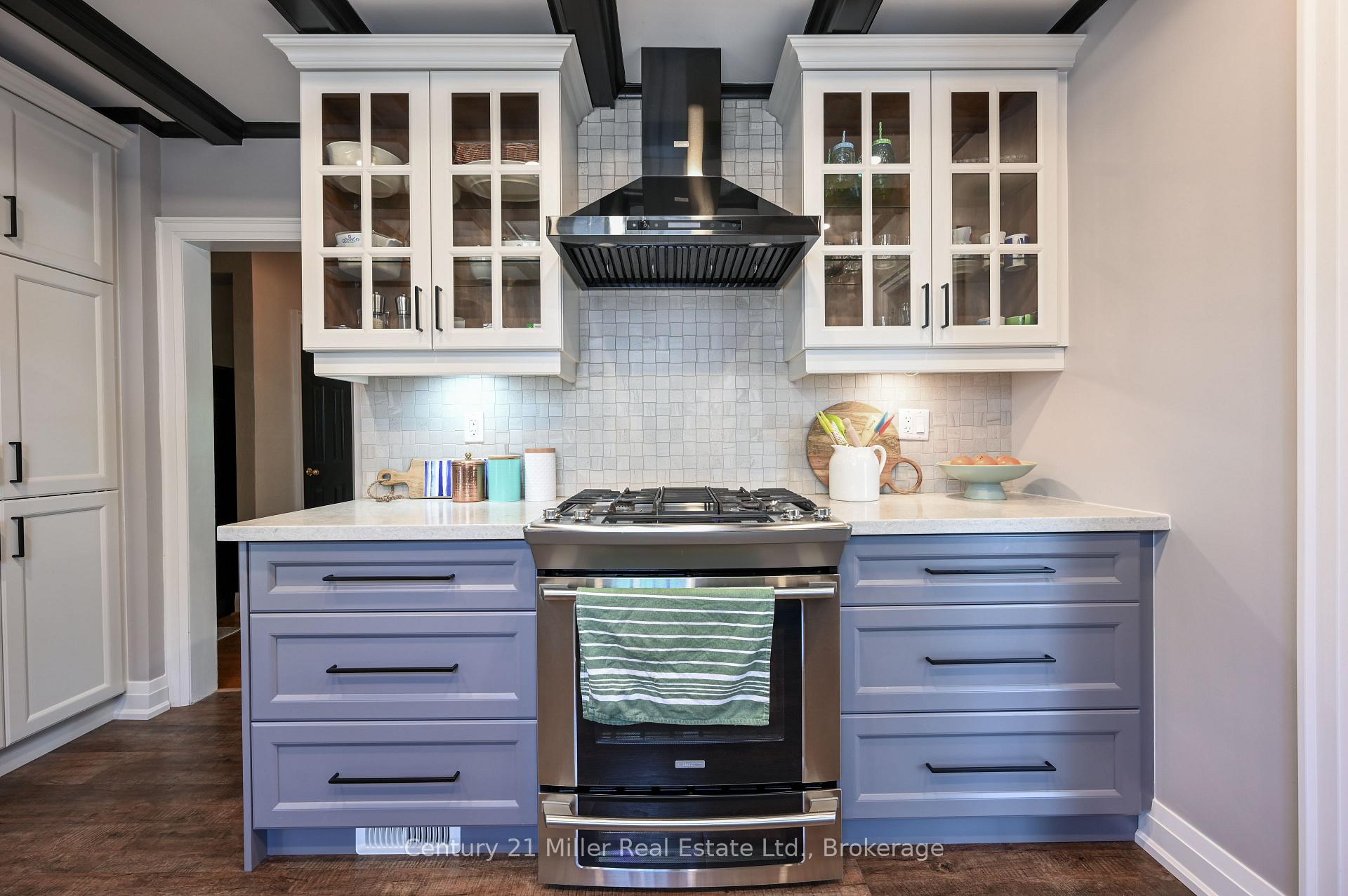 Photo 12 of 179 Townsend Avenue, Burlington, LaSalle — HOMEH