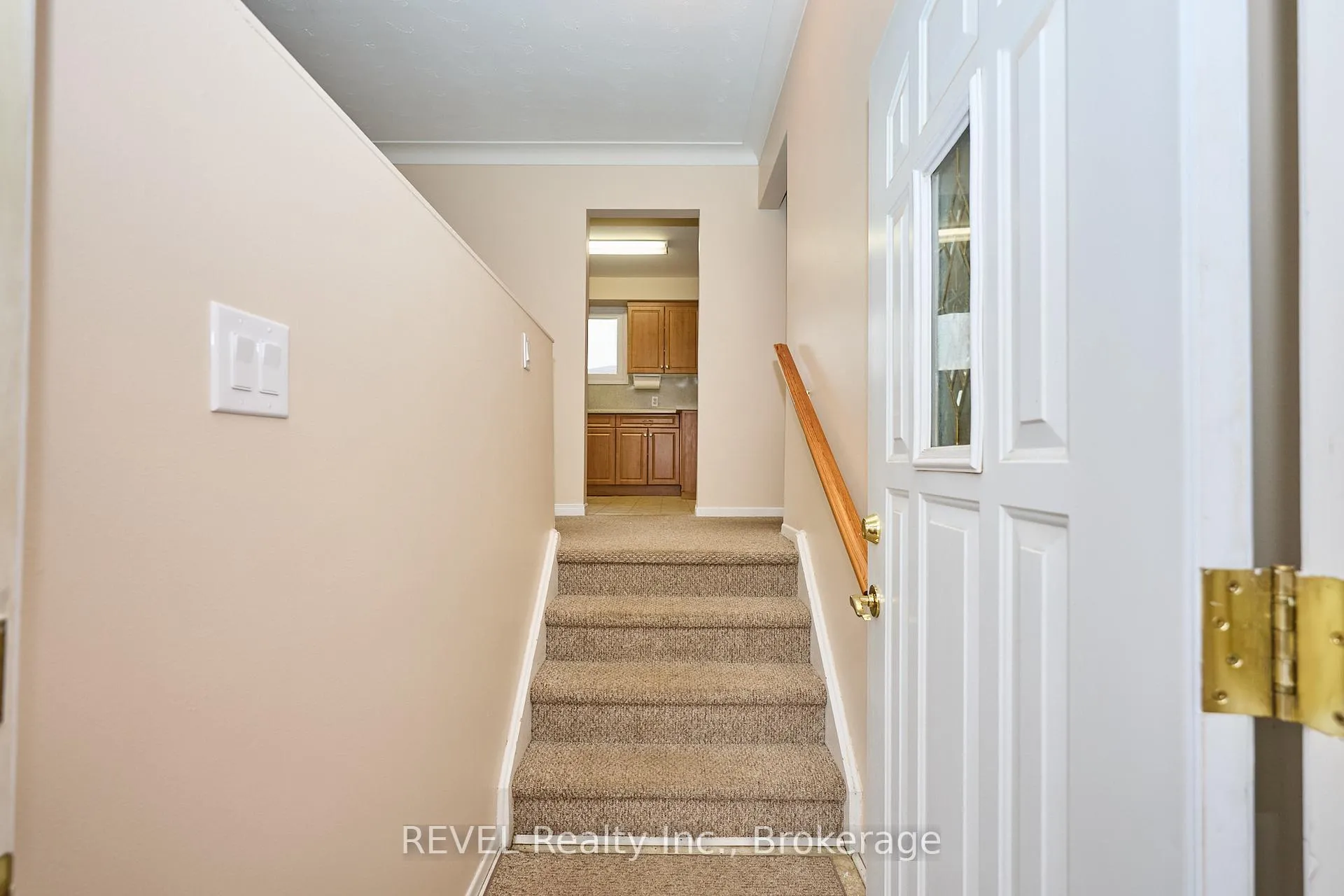 Photo 4 of 7067 Centennial Street, Niagara Falls, Arad/Fallsview — HOMEH