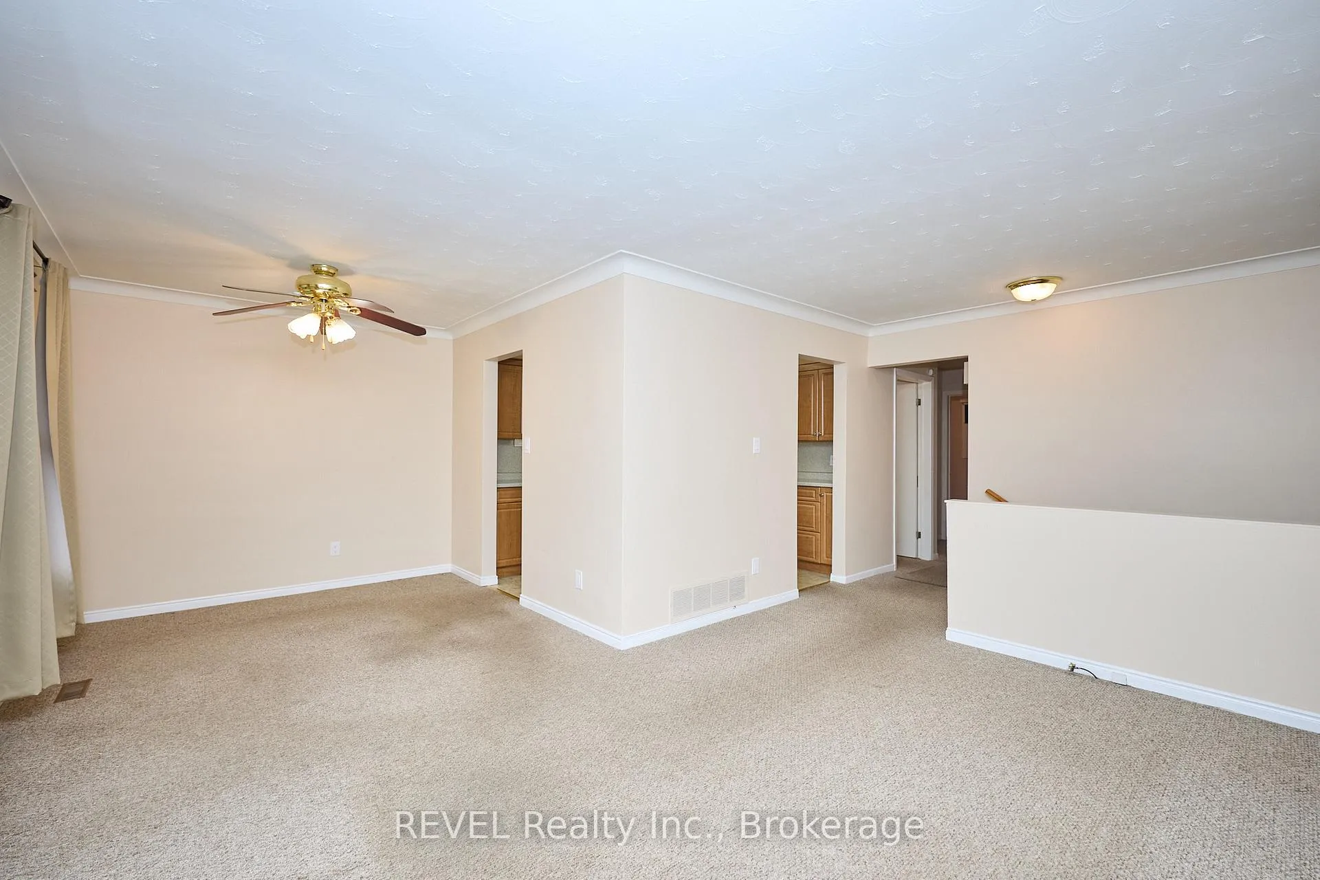 Photo 7 of 7067 Centennial Street, Niagara Falls, Arad/Fallsview — HOMEH