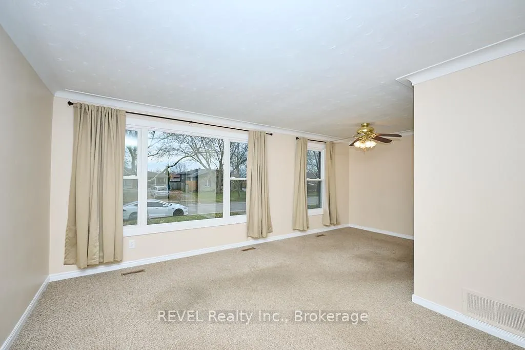 Photo 8 of 7067 Centennial Street, Niagara Falls, Arad/Fallsview — HOMEH