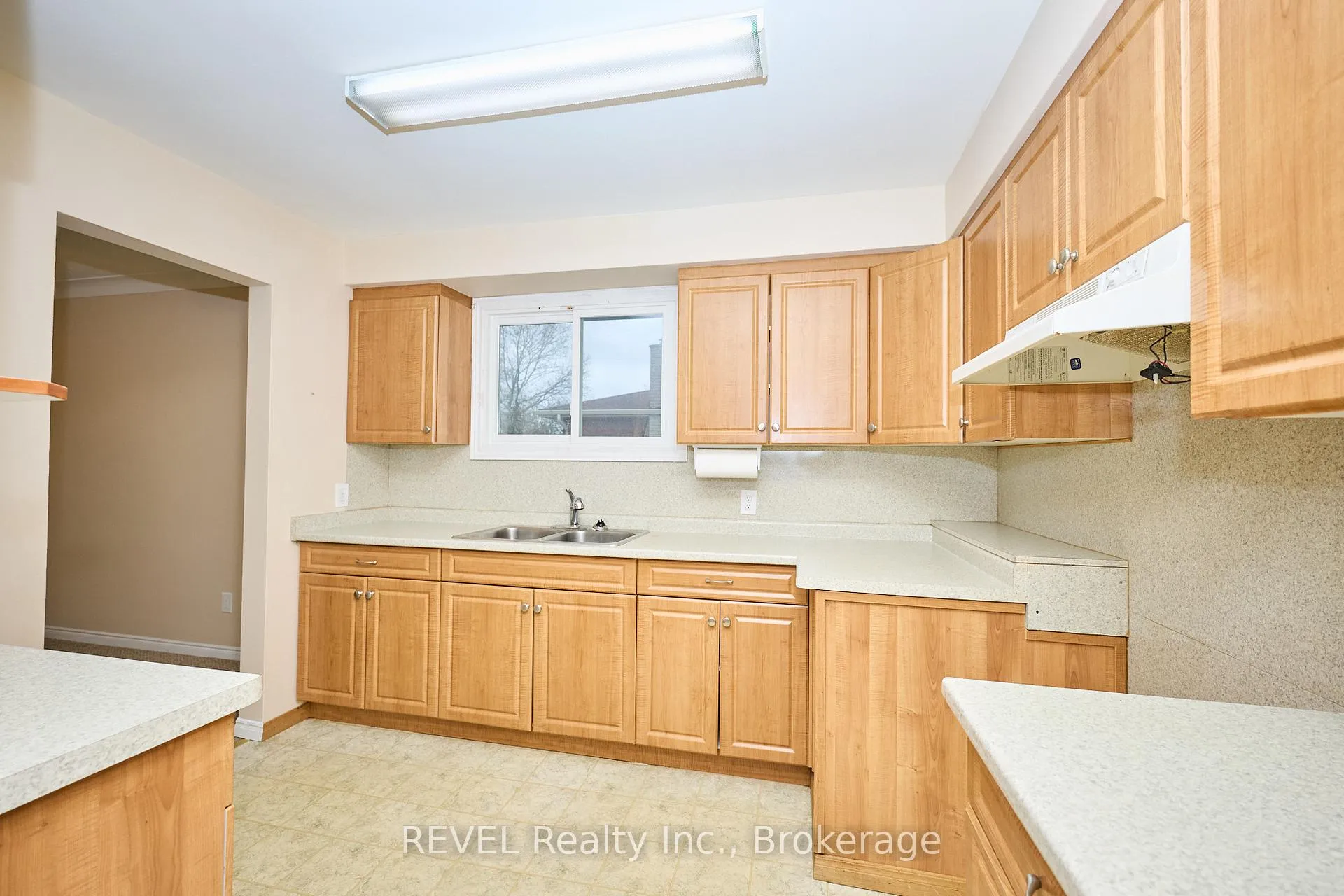 Photo 11 of 7067 Centennial Street, Niagara Falls, Arad/Fallsview — HOMEH
