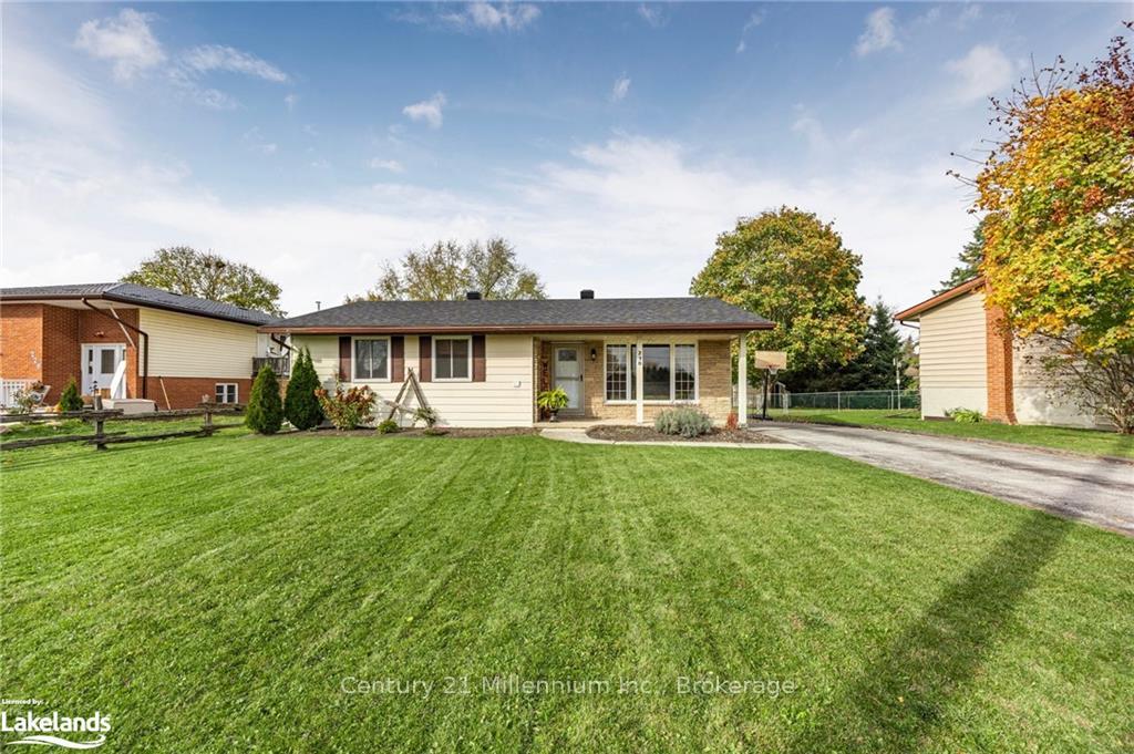 Photo 2 of 230 Christopher Street, Clearview, Stayner — HOMEH