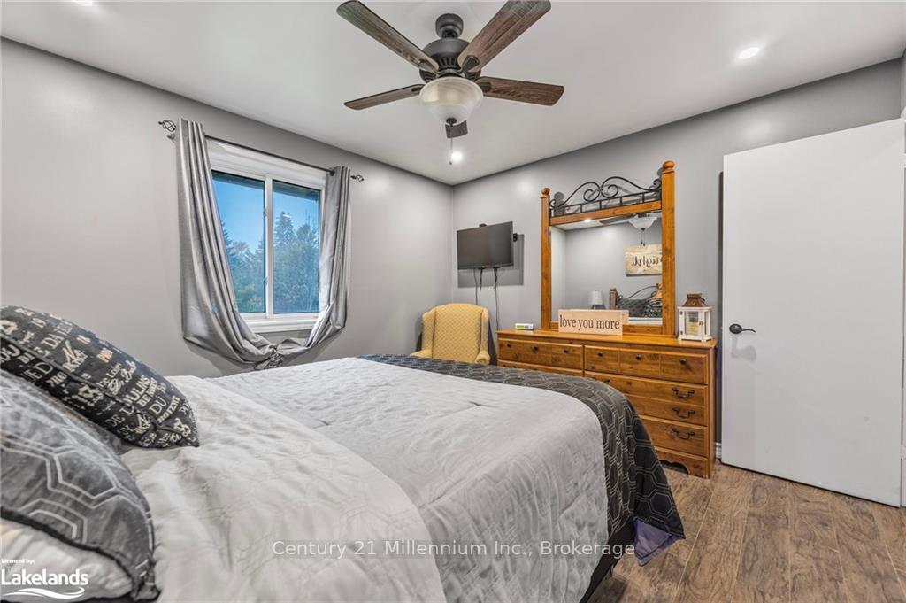 Photo 22 of 230 Christopher Street, Clearview, Stayner — HOMEH