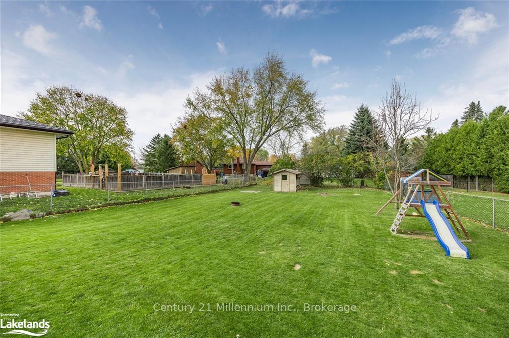 Photo 28 of 230 Christopher Street, Clearview, Stayner — HOMEH