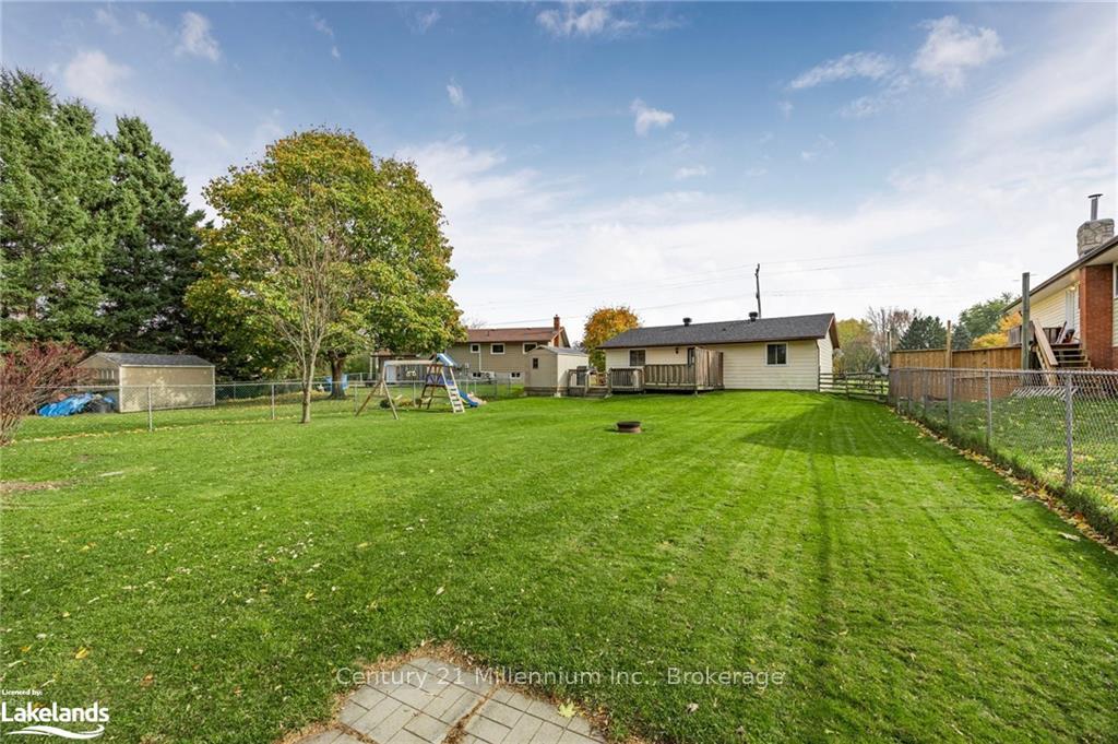 Photo 30 of 230 Christopher Street, Clearview, Stayner — HOMEH