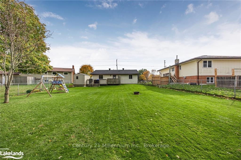Photo 31 of 230 Christopher Street, Clearview, Stayner — HOMEH