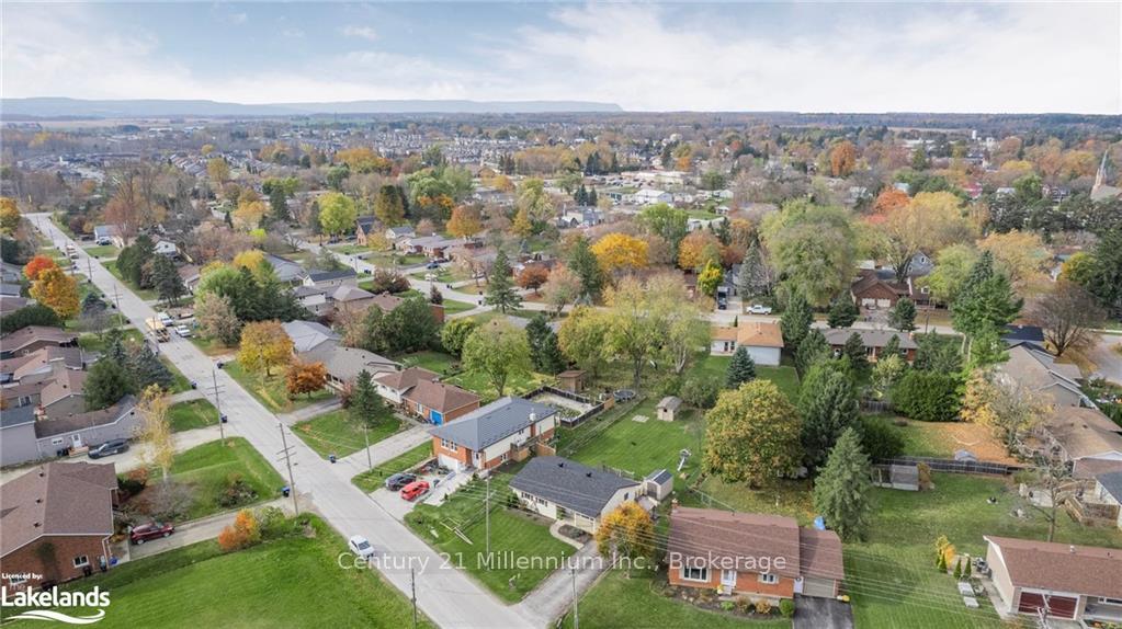 Photo 35 of 230 Christopher Street, Clearview, Stayner — HOMEH