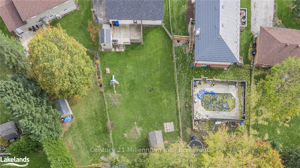 Photo 36 of 230 Christopher Street, Clearview, Stayner — HOMEH