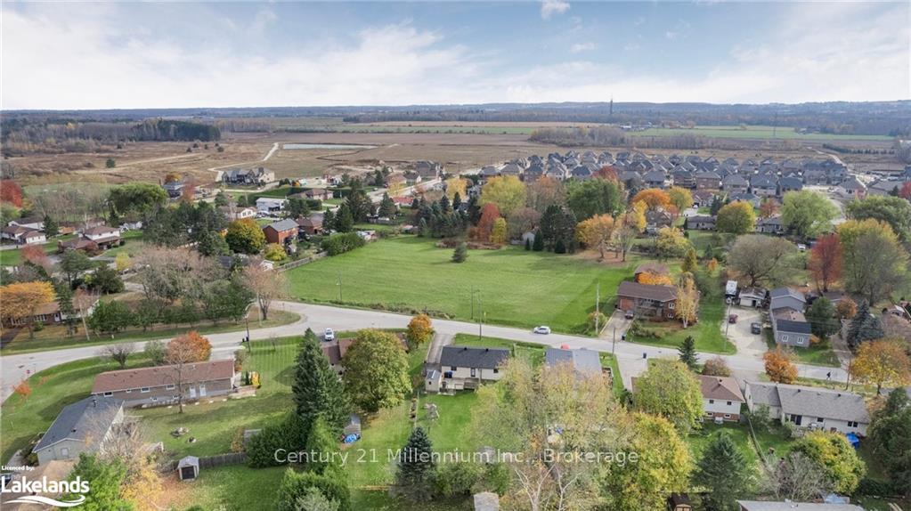 Photo 38 of 230 Christopher Street, Clearview, Stayner — HOMEH