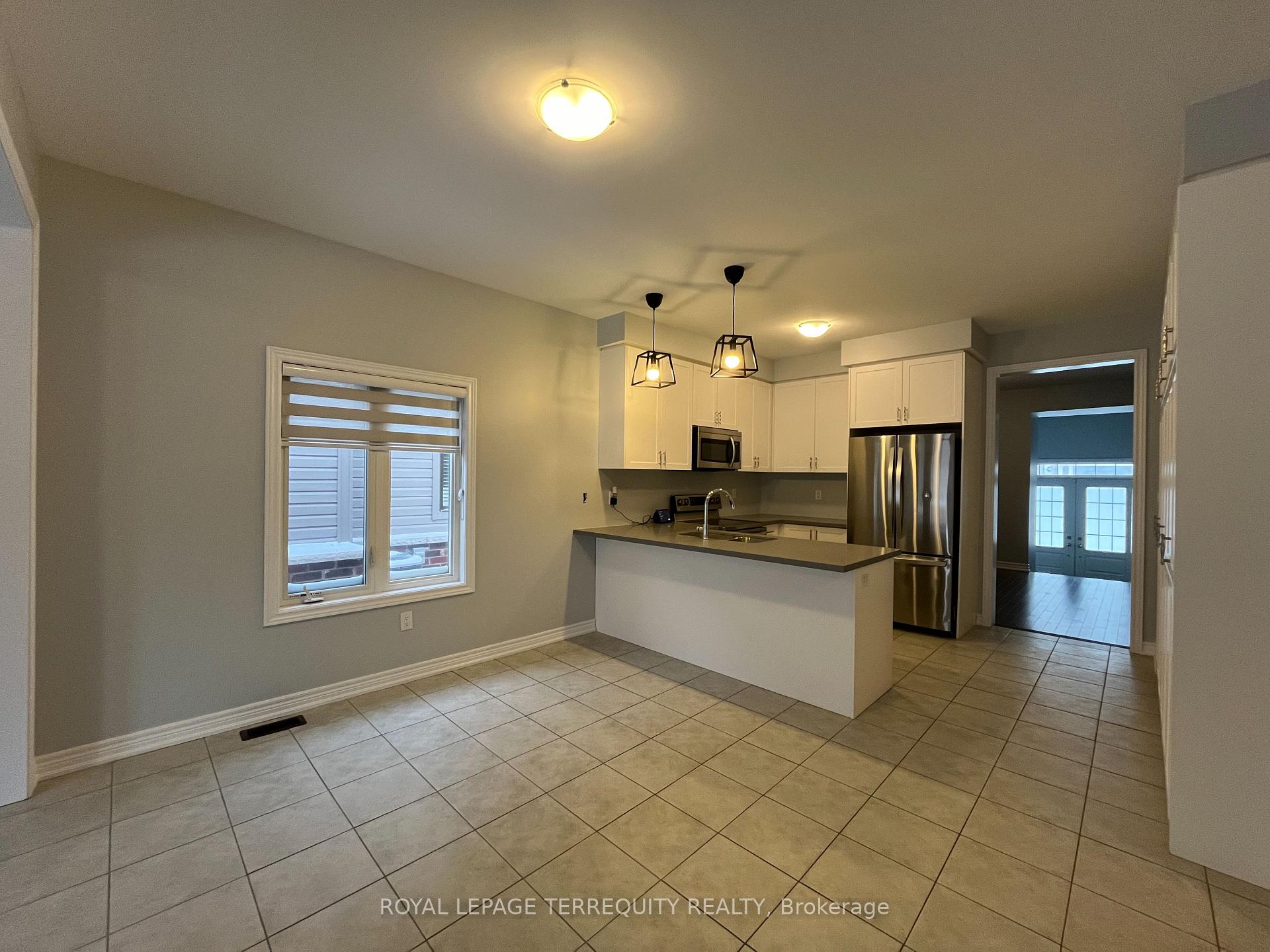Photo 12 of 46 Pietrowski Drive, Georgina, Keswick North — HOMEH