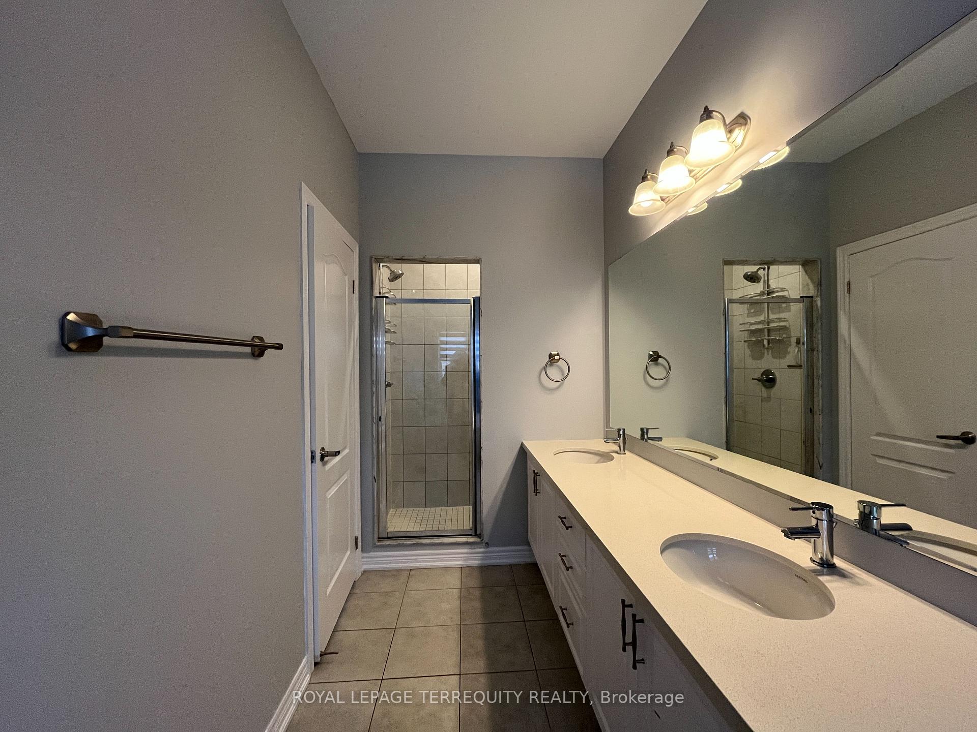 Photo 26 of 46 Pietrowski Drive, Georgina, Keswick North — HOMEH