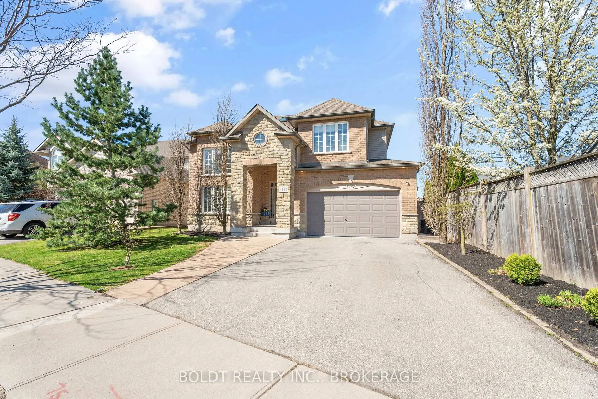Photo 1 of 8114 Windsong Drive, Niagara Falls, Ascot — HOMEH