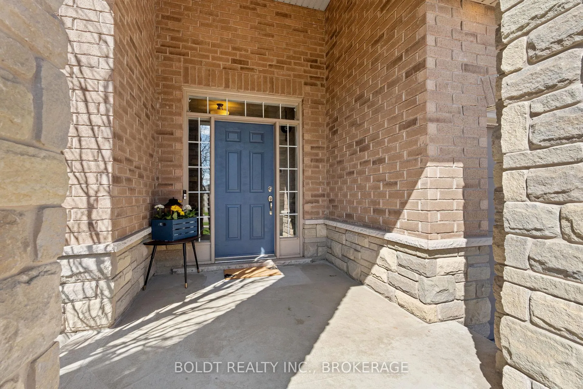 Photo 2 of 8114 Windsong Drive, Niagara Falls, Ascot — HOMEH