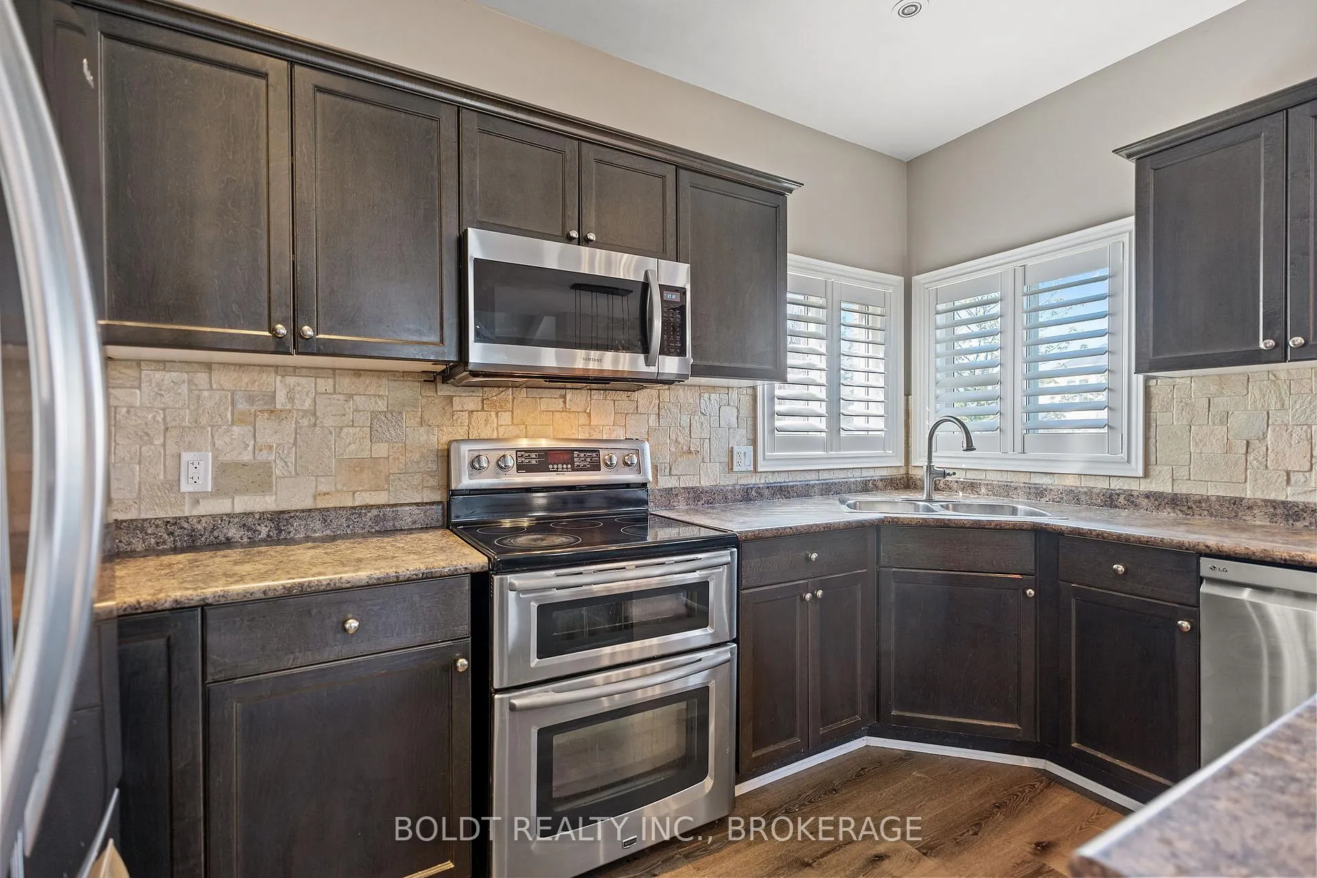 Photo 7 of 8114 Windsong Drive, Niagara Falls, Ascot — HOMEH
