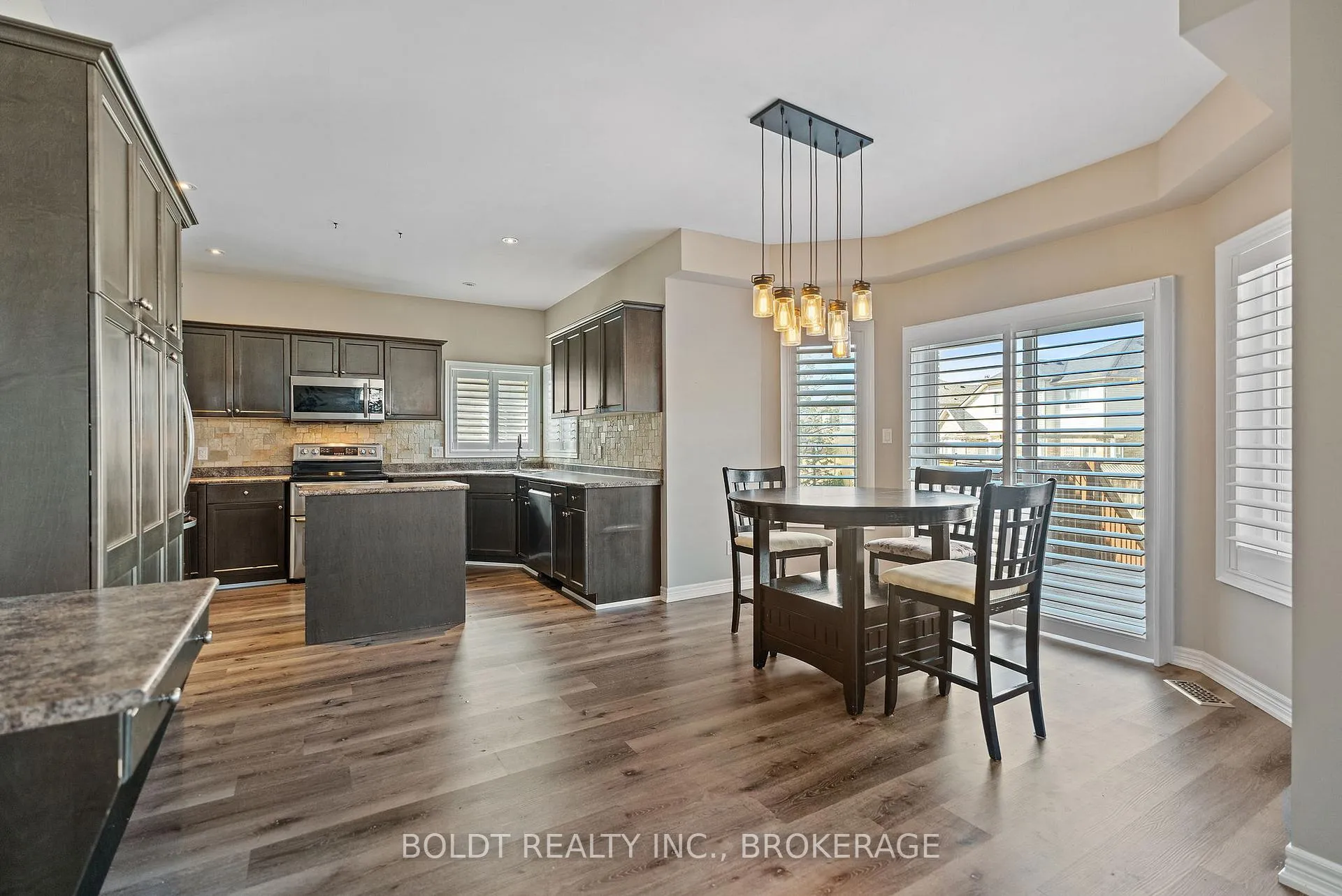 Photo 9 of 8114 Windsong Drive, Niagara Falls, Ascot — HOMEH