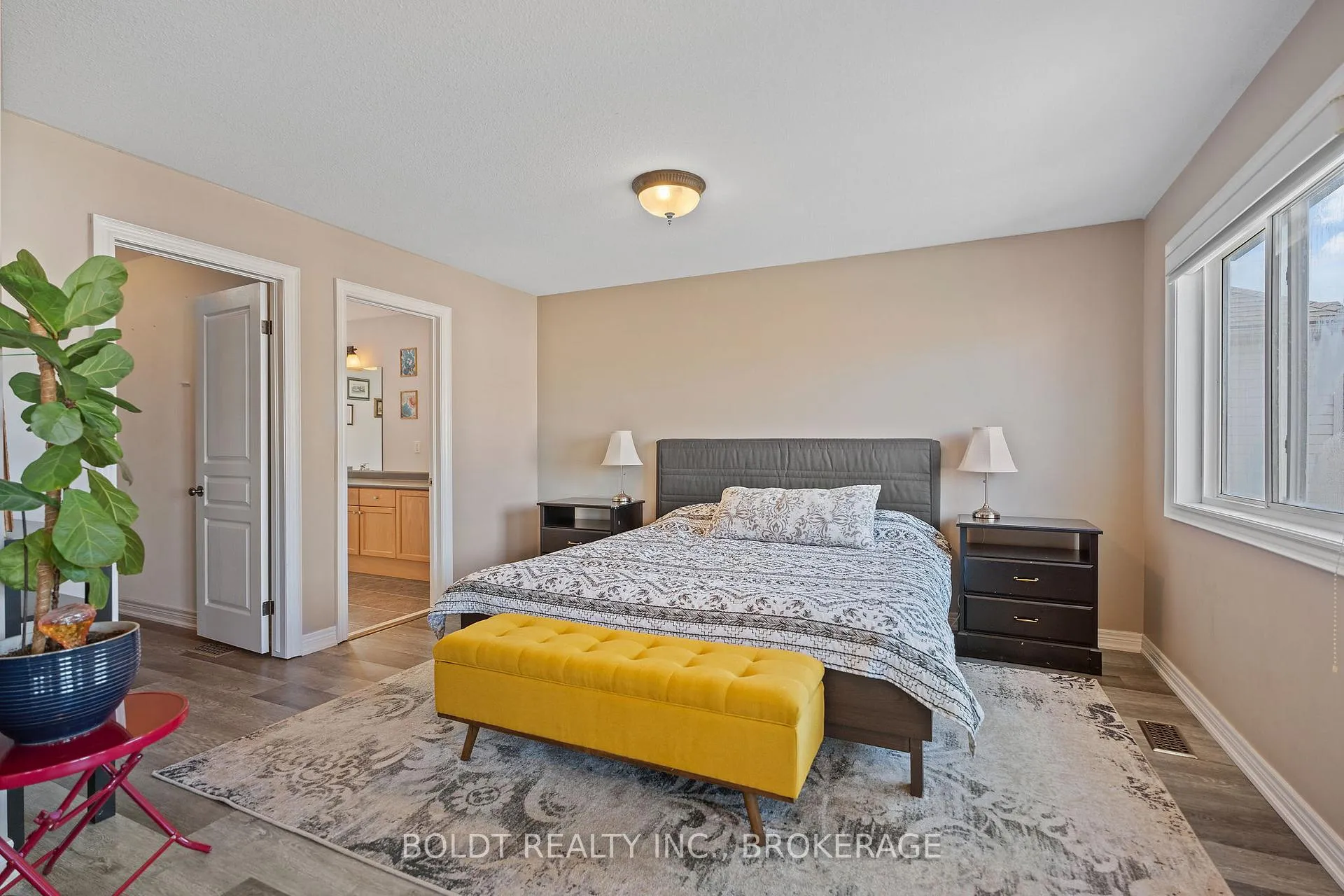 Photo 16 of 8114 Windsong Drive, Niagara Falls, Ascot — HOMEH