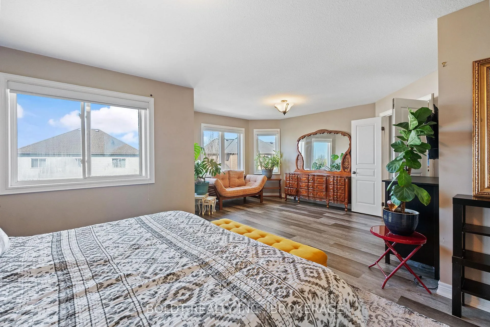Photo 17 of 8114 Windsong Drive, Niagara Falls, Ascot — HOMEH