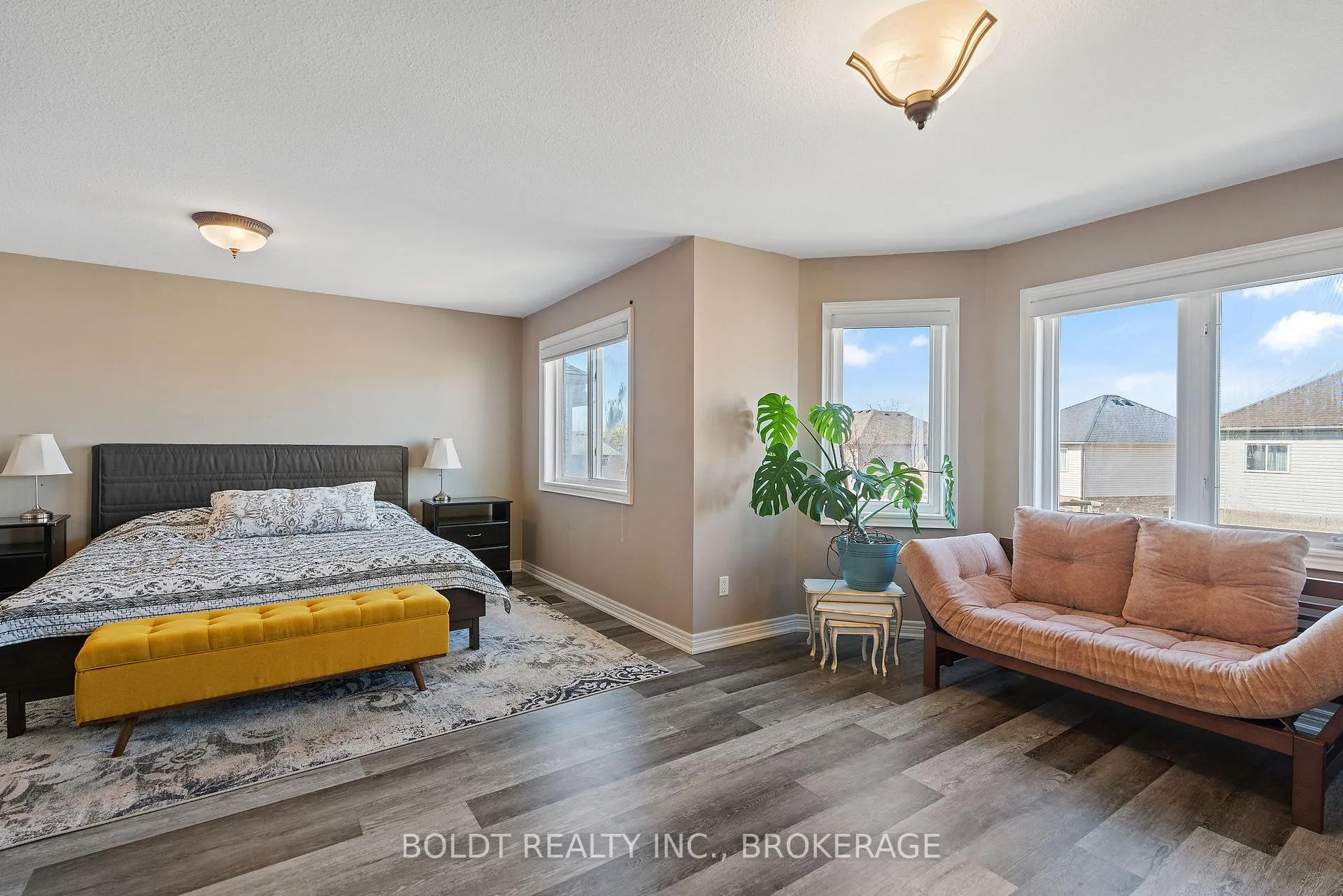 Photo 18 of 8114 Windsong Drive, Niagara Falls, Ascot — HOMEH