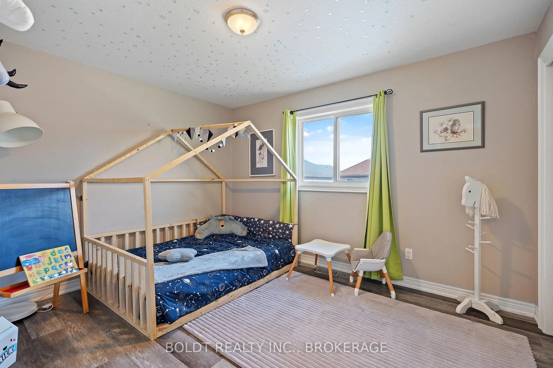 Photo 22 of 8114 Windsong Drive, Niagara Falls, Ascot — HOMEH