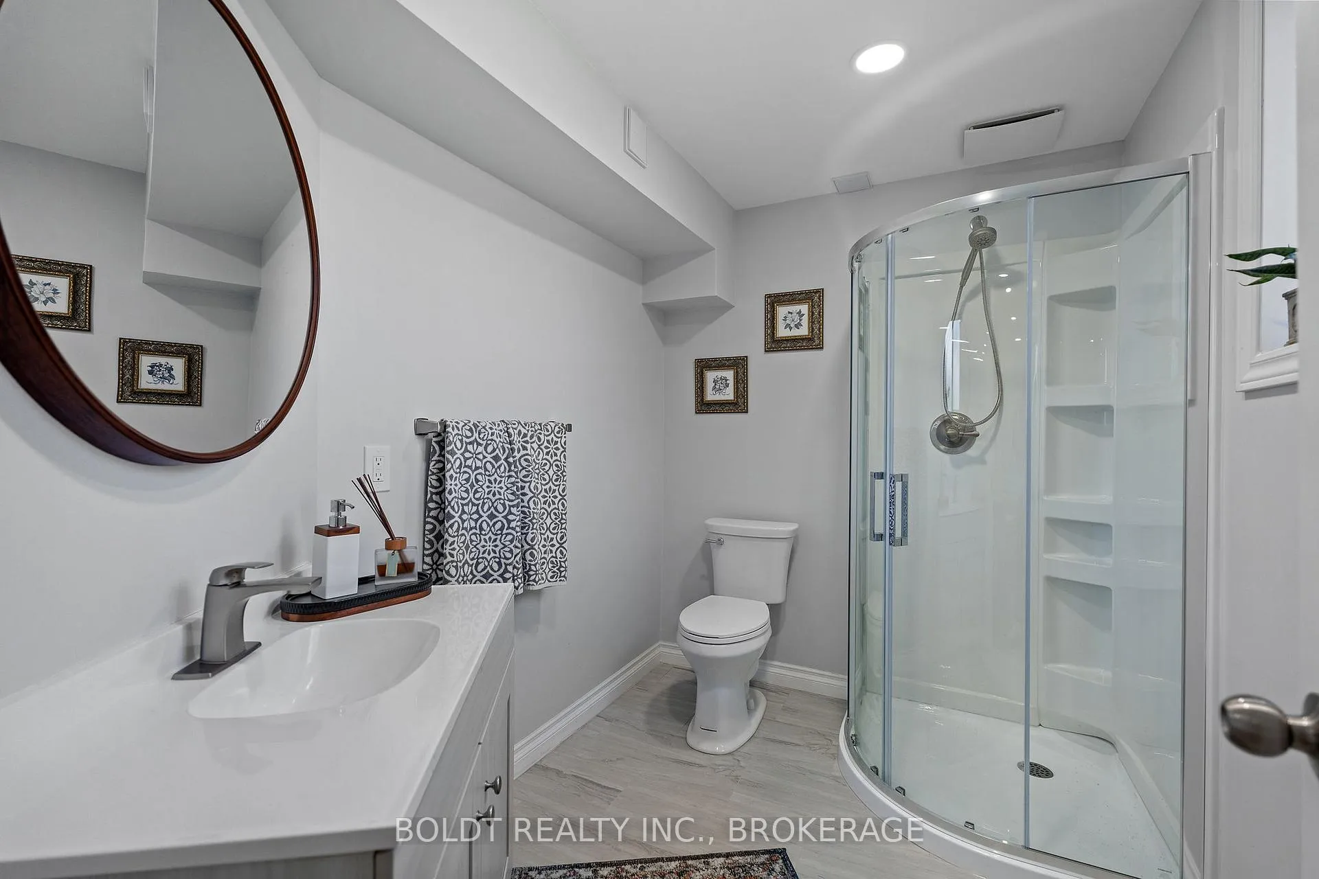 Photo 30 of 8114 Windsong Drive, Niagara Falls, Ascot — HOMEH