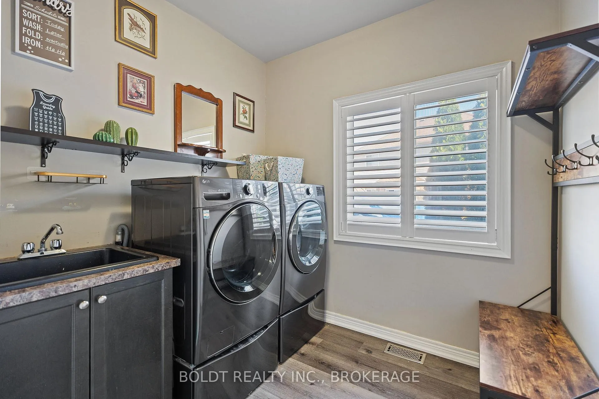 Photo 32 of 8114 Windsong Drive, Niagara Falls, Ascot — HOMEH