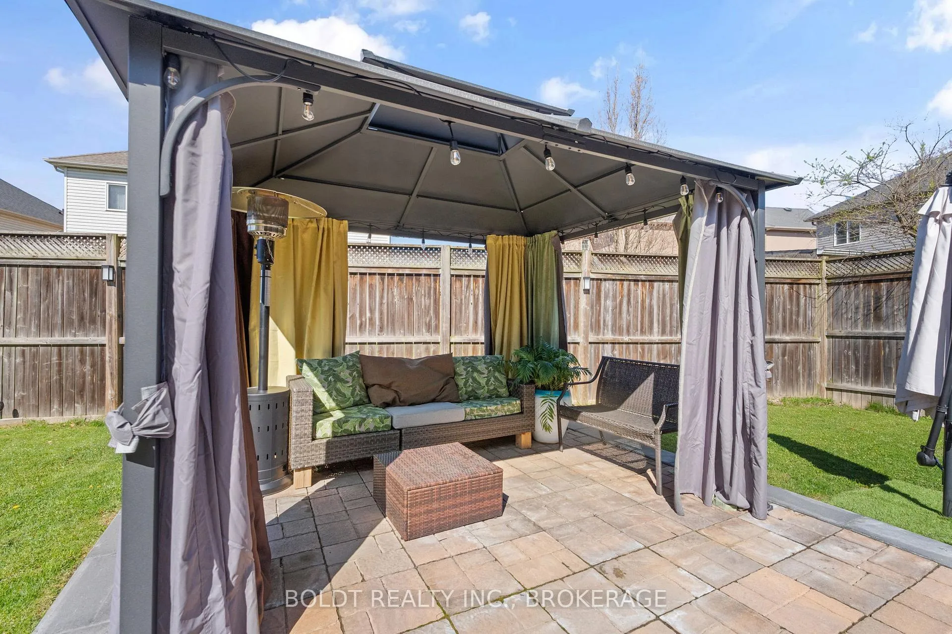 Photo 36 of 8114 Windsong Drive, Niagara Falls, Ascot — HOMEH