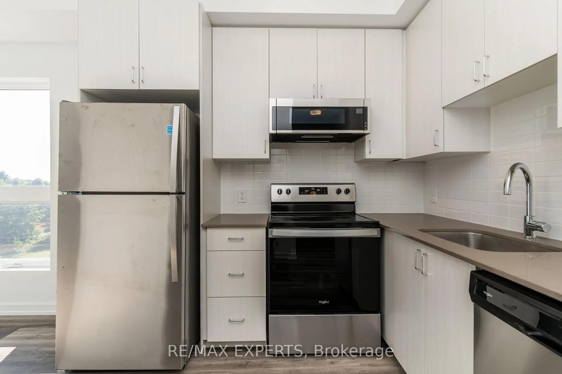 Photo 7 of Unit 420, 430 Essa Road, Barrie, Holly — HOMEH