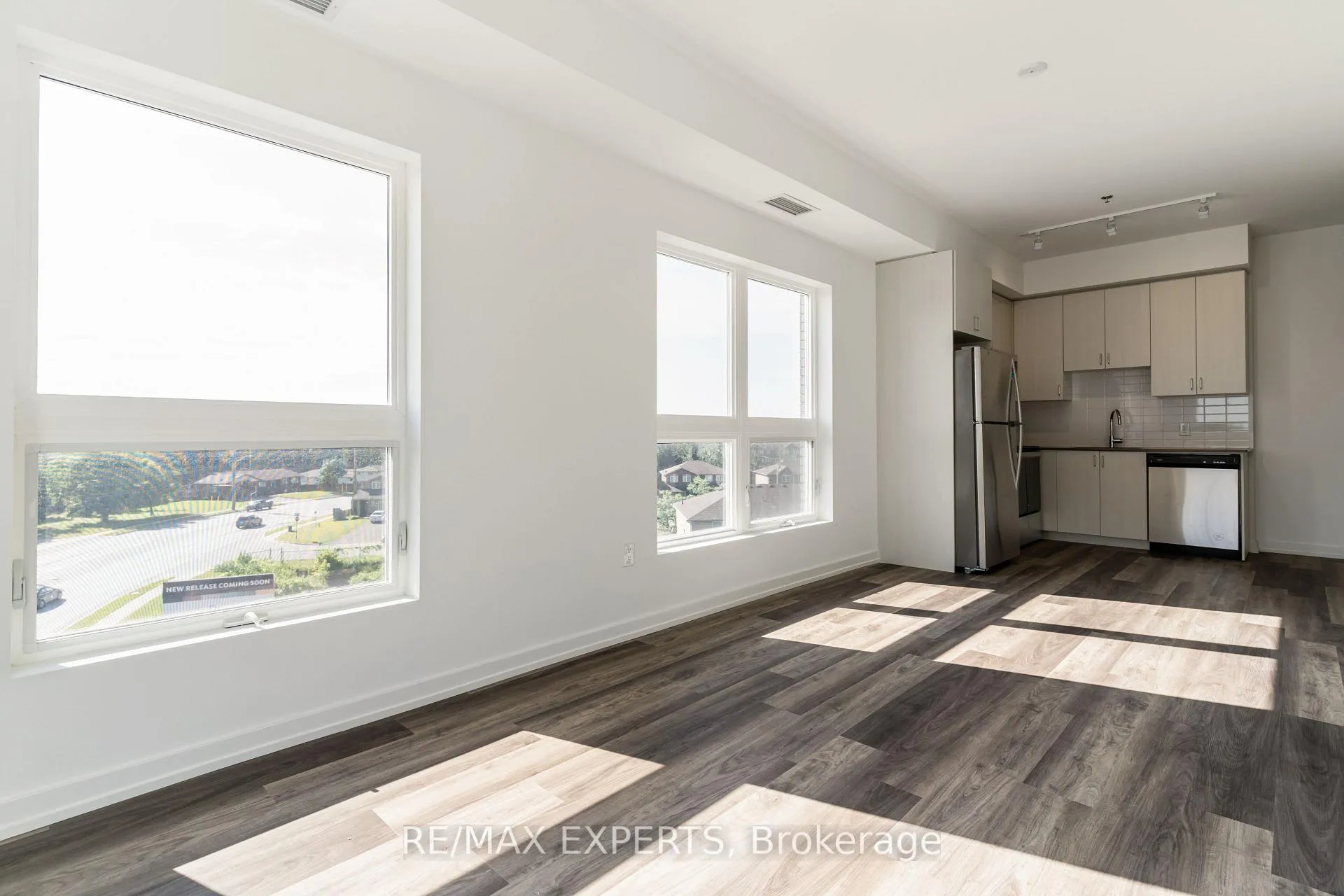 Photo 10 of Unit 420, 430 Essa Road, Barrie, Holly — HOMEH