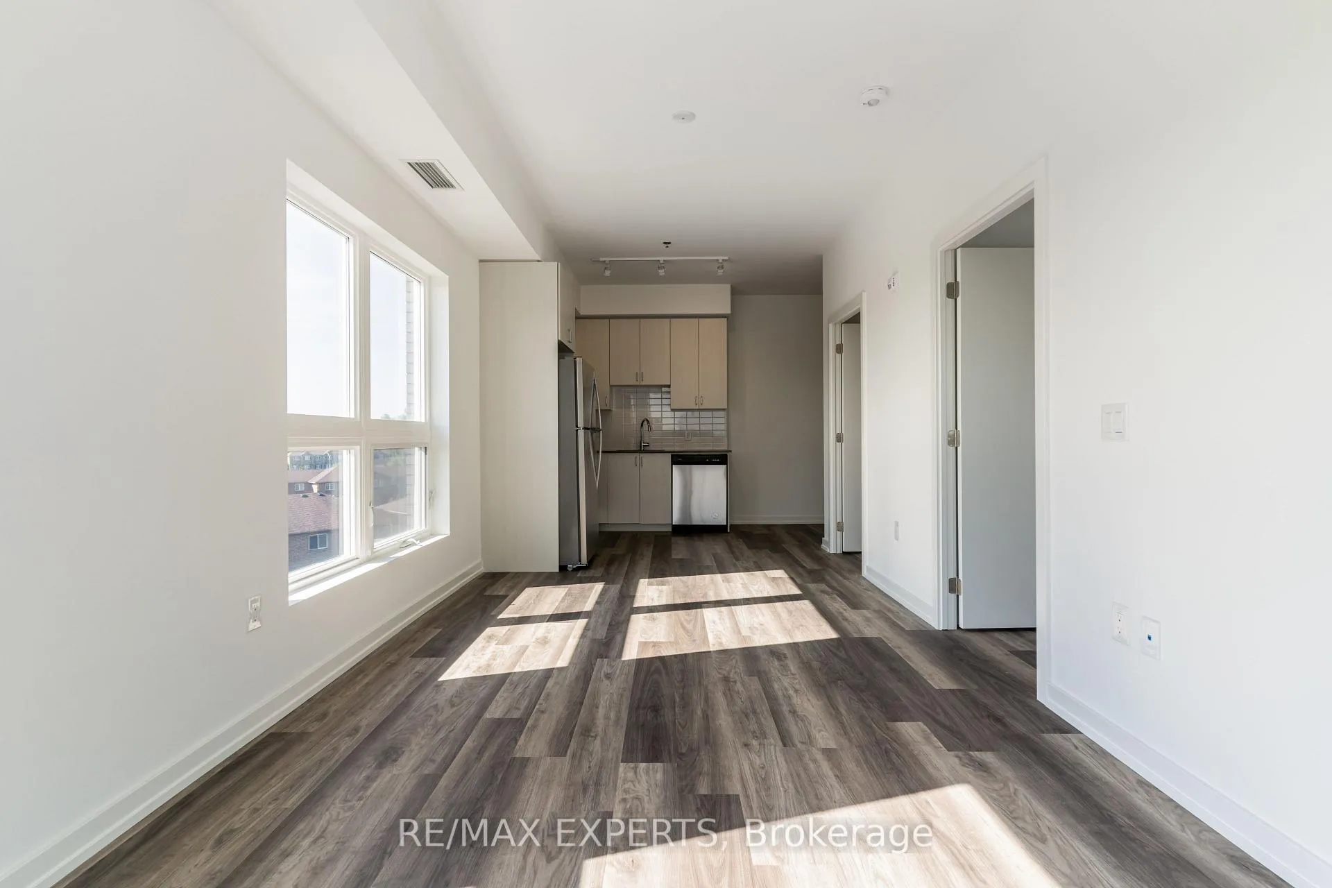 Photo 11 of Unit 420, 430 Essa Road, Barrie, Holly — HOMEH