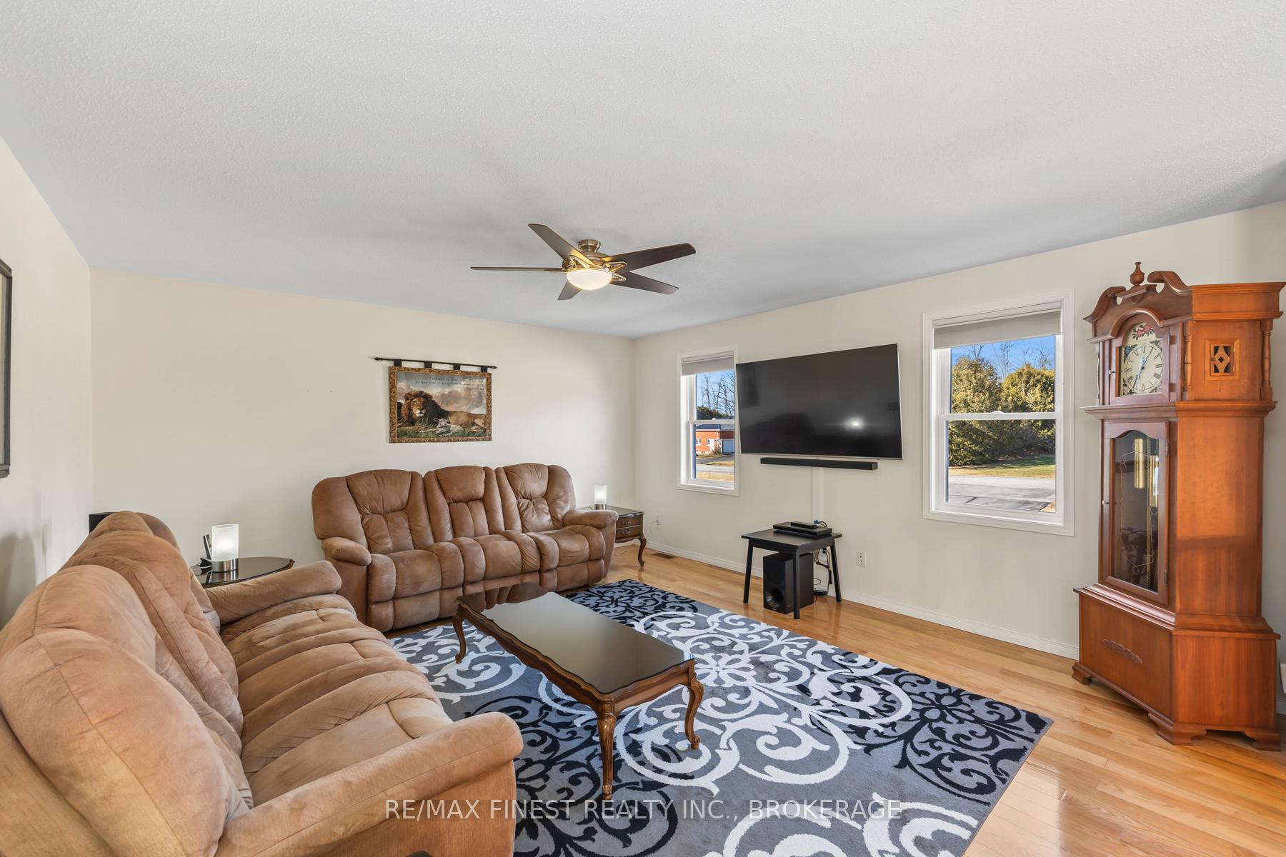 Photo 7 of 4360 Ashwood Drive, Frontenac, Frontenac South — HOMEH