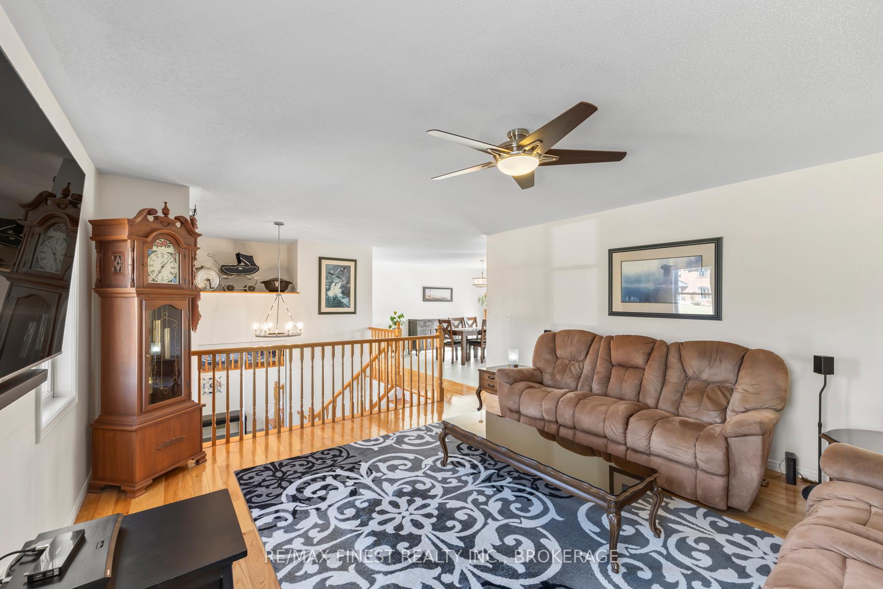 Photo 8 of 4360 Ashwood Drive, Frontenac, Frontenac South — HOMEH