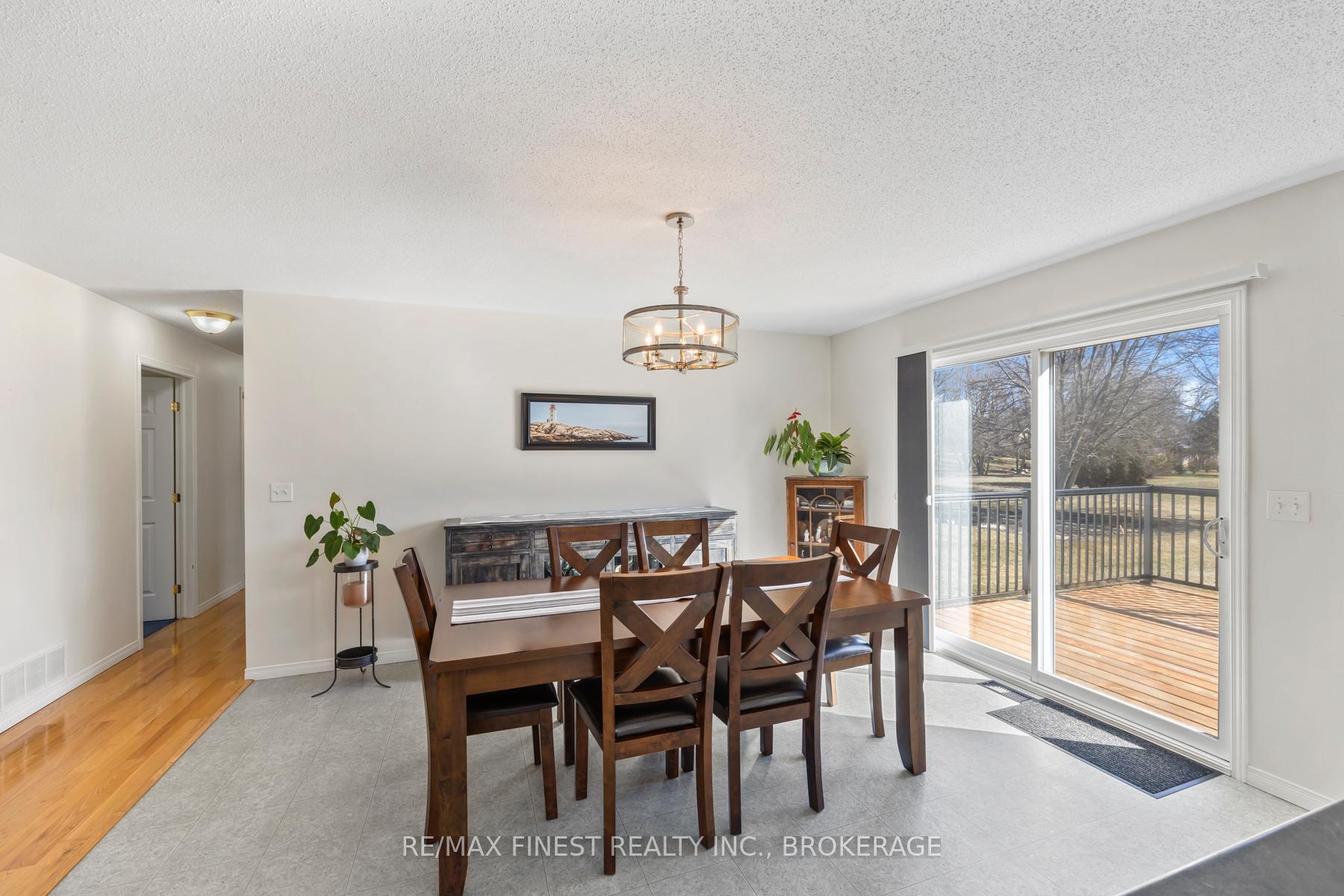 Photo 9 of 4360 Ashwood Drive, Frontenac, Frontenac South — HOMEH