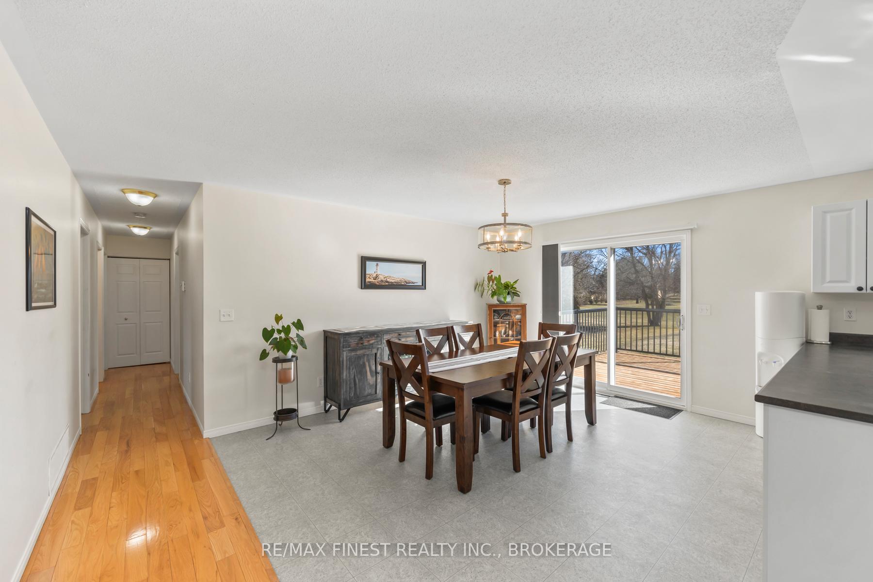 Photo 10 of 4360 Ashwood Drive, Frontenac, Frontenac South — HOMEH