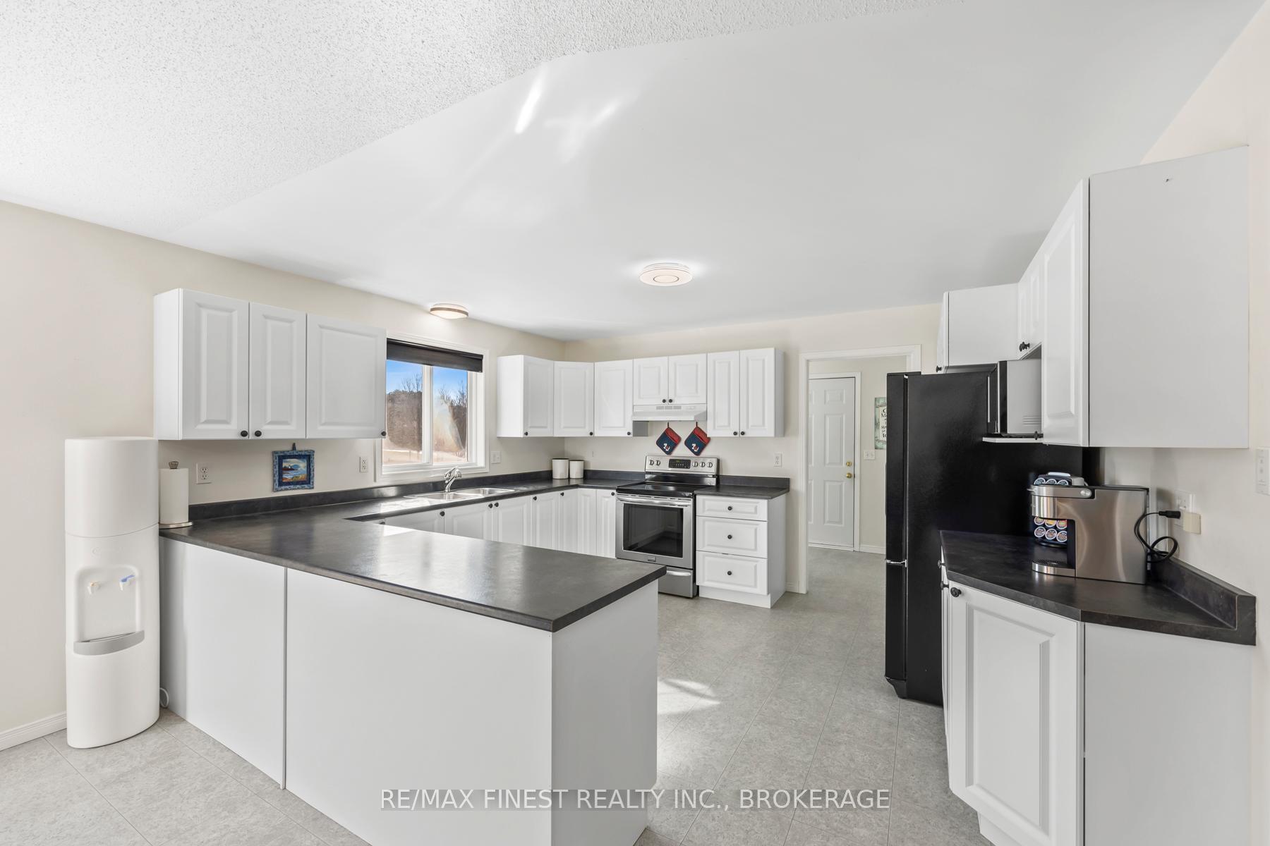 Photo 13 of 4360 Ashwood Drive, Frontenac, Frontenac South — HOMEH