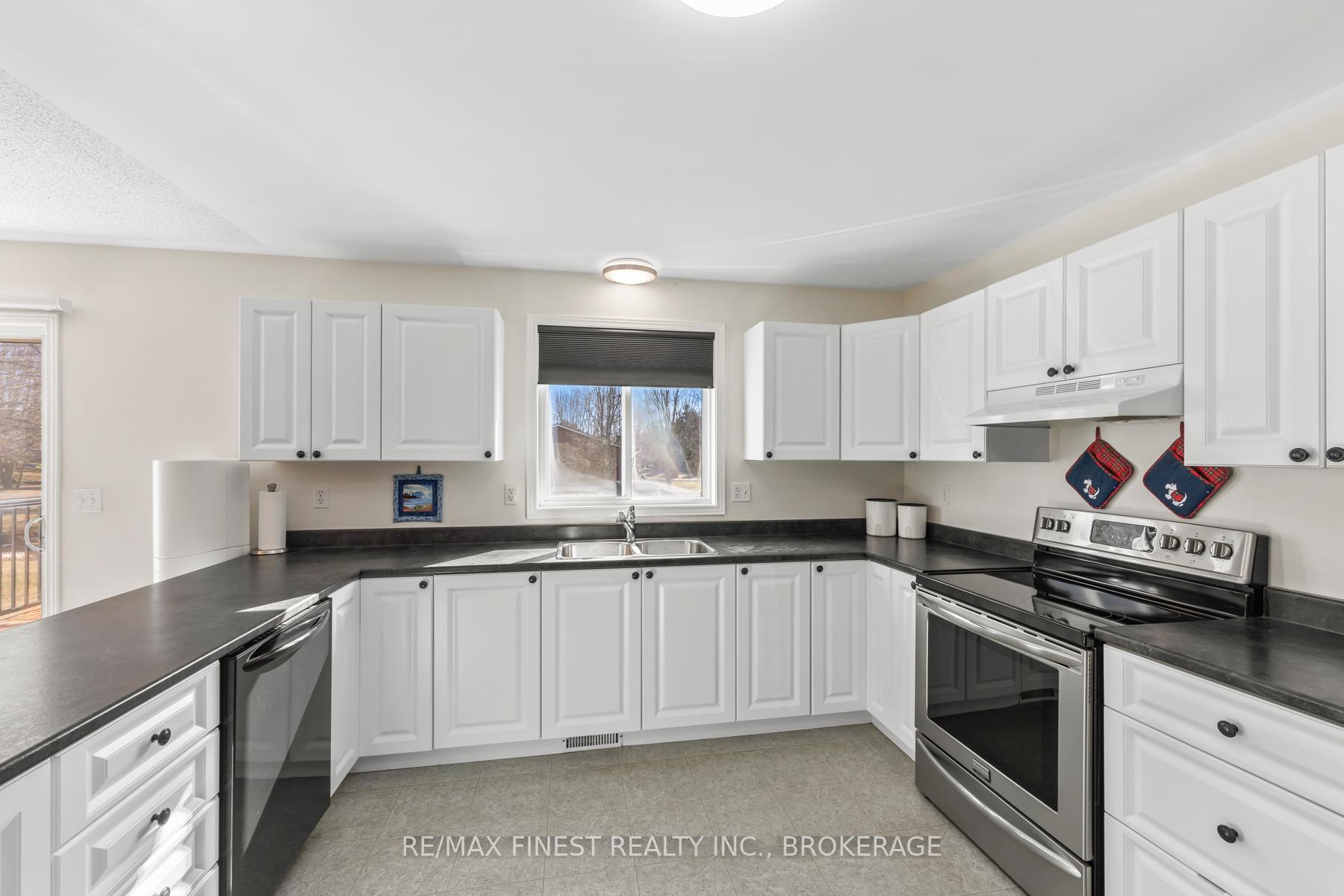 Photo 15 of 4360 Ashwood Drive, Frontenac, Frontenac South — HOMEH