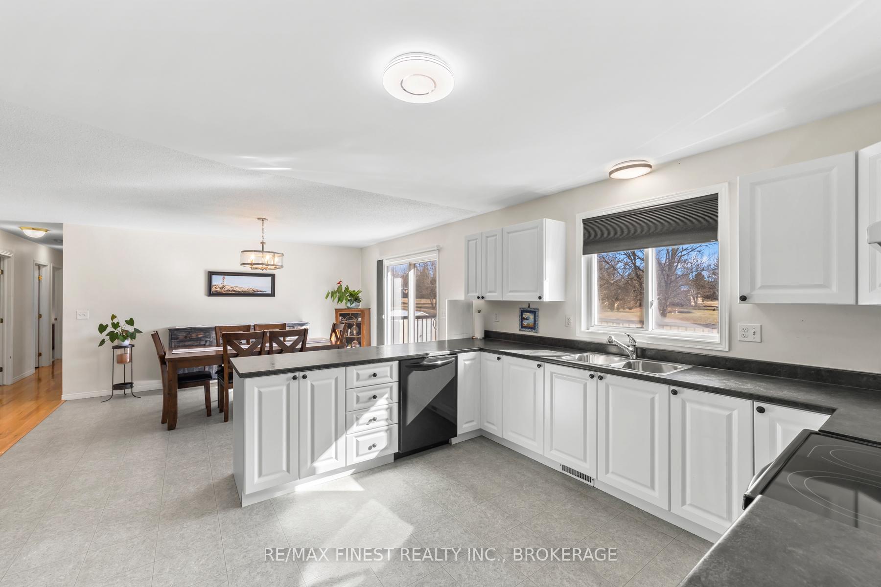 Photo 16 of 4360 Ashwood Drive, Frontenac, Frontenac South — HOMEH