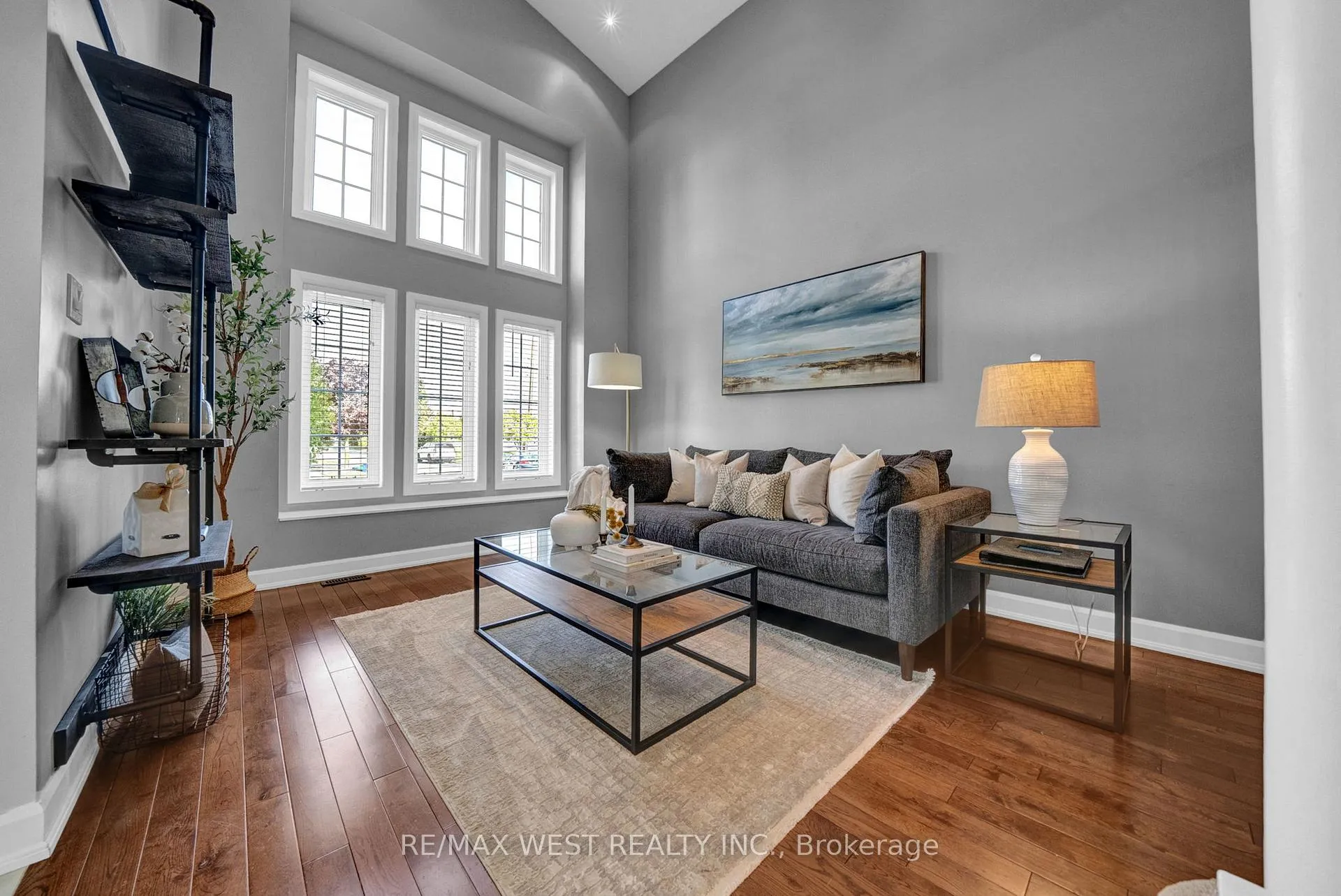 Photo 4 of 1436 Bridgeport Street, Oshawa, Taunton — HOMEH