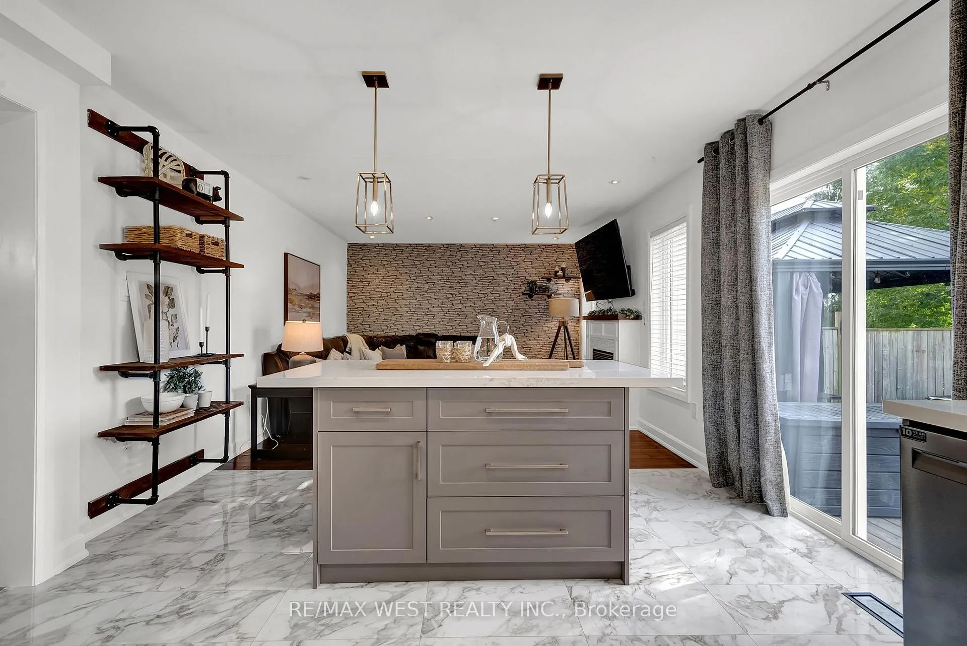 Photo 13 of 1436 Bridgeport Street, Oshawa, Taunton — HOMEH