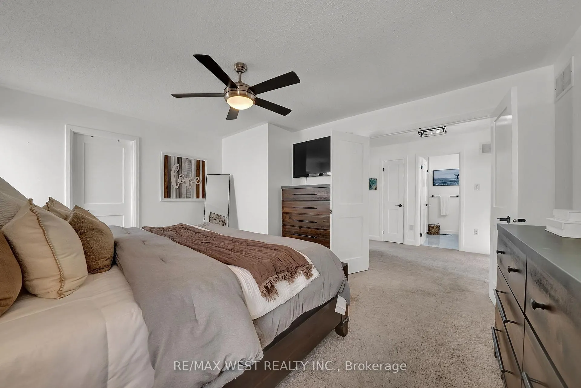 Photo 20 of 1436 Bridgeport Street, Oshawa, Taunton — HOMEH