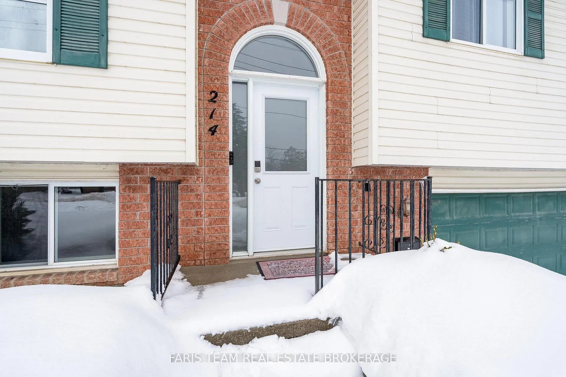 Photo 3 of 214 Huronia Road, Barrie, Painswick North — HOMEH