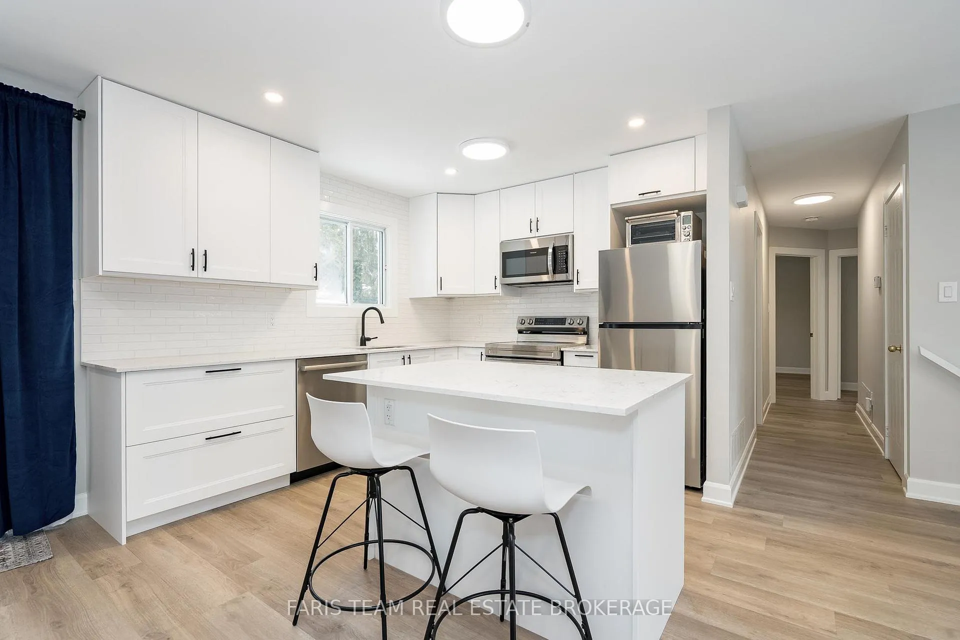 Photo 4 of 214 Huronia Road, Barrie, Painswick North — HOMEH