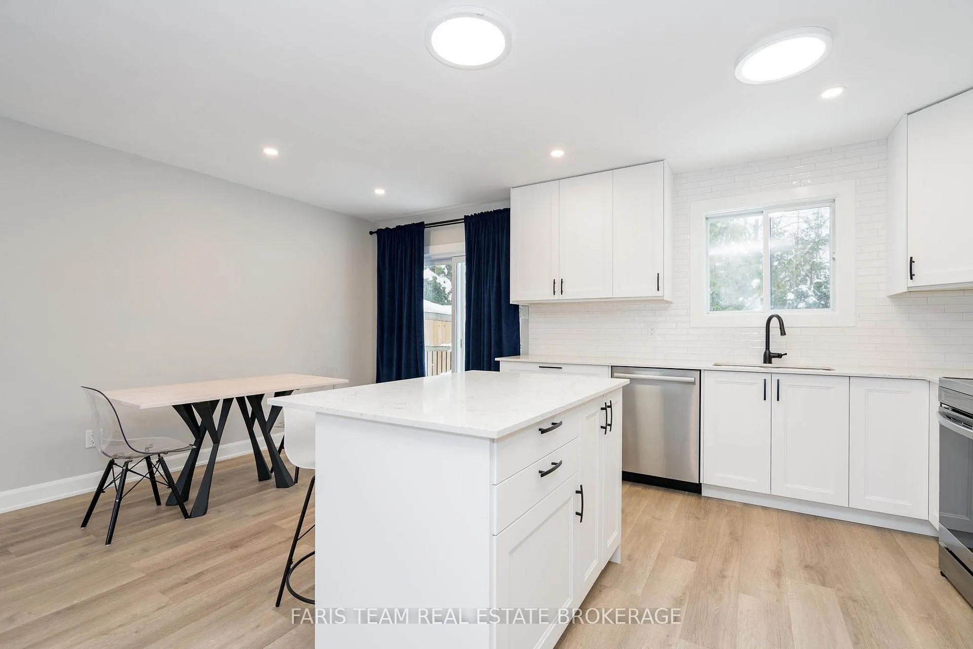 Photo 7 of 214 Huronia Road, Barrie, Painswick North — HOMEH