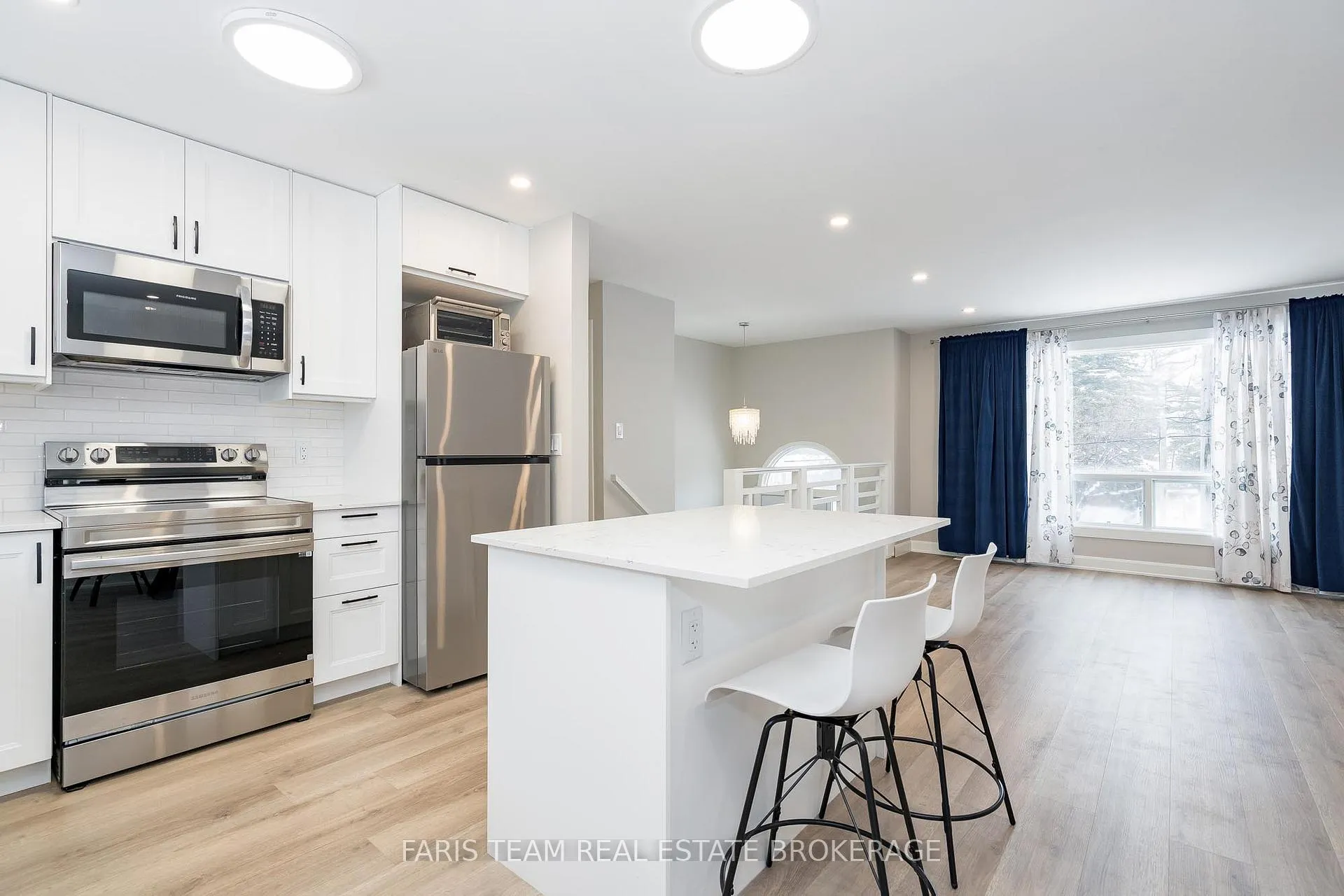 Photo 8 of 214 Huronia Road, Barrie, Painswick North — HOMEH